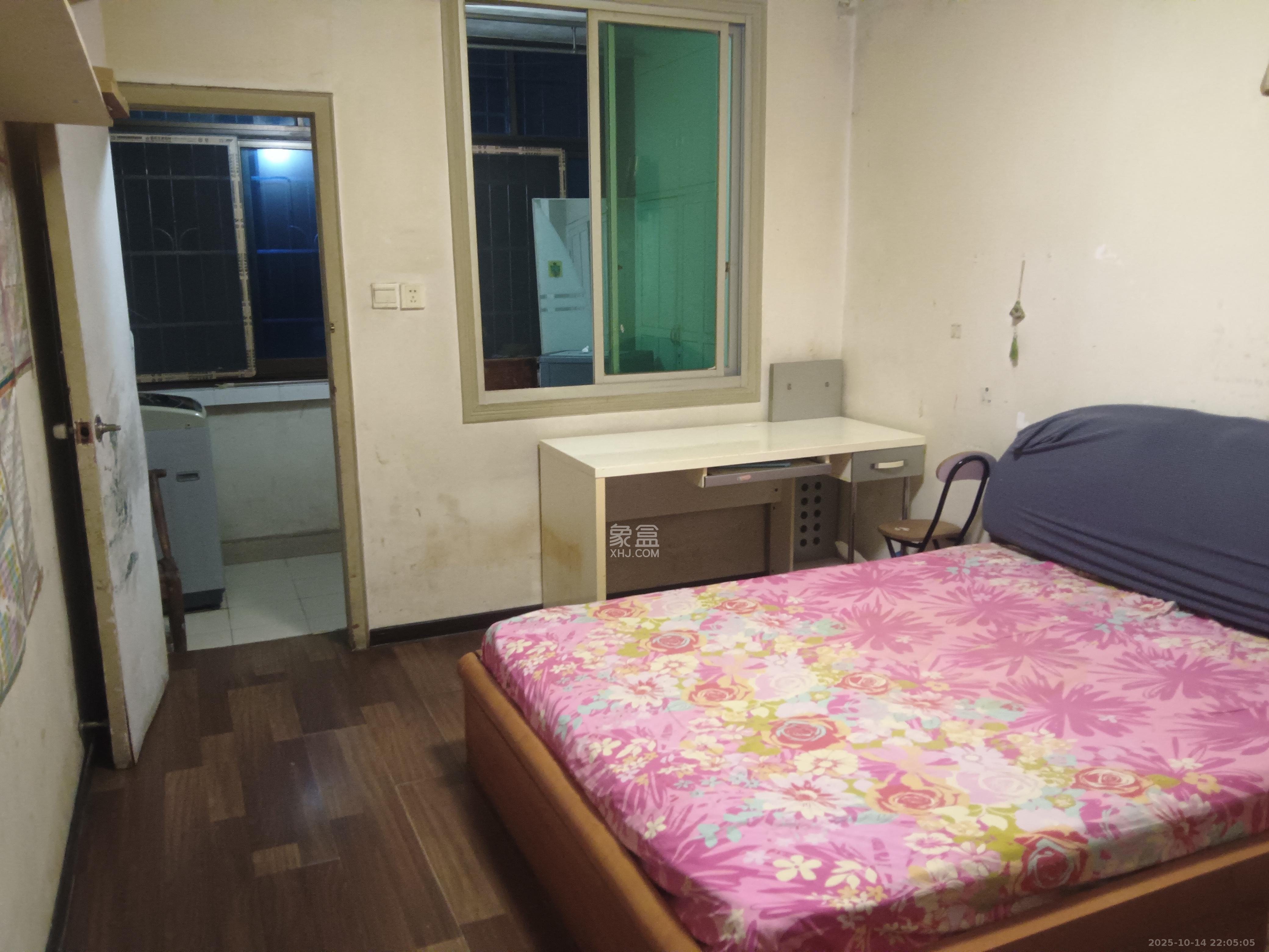 赤岗小区(一二三片)  2室1厅1卫    1400.0元/月 赤岗小区(一二三片)  2室1厅1卫    1400.0元/月室内图1