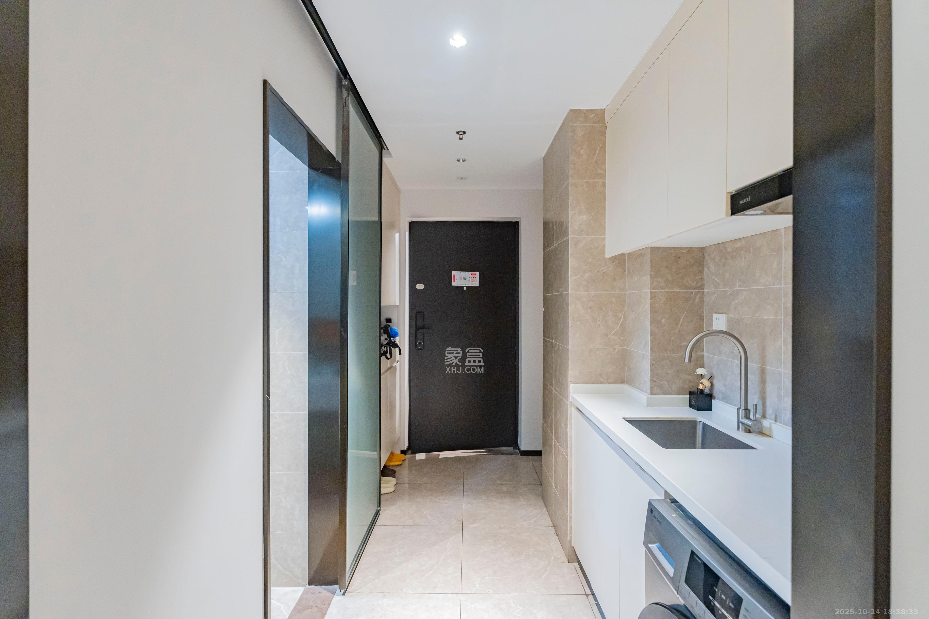 华润置地中心  1室1厅1卫    44.0万厨房