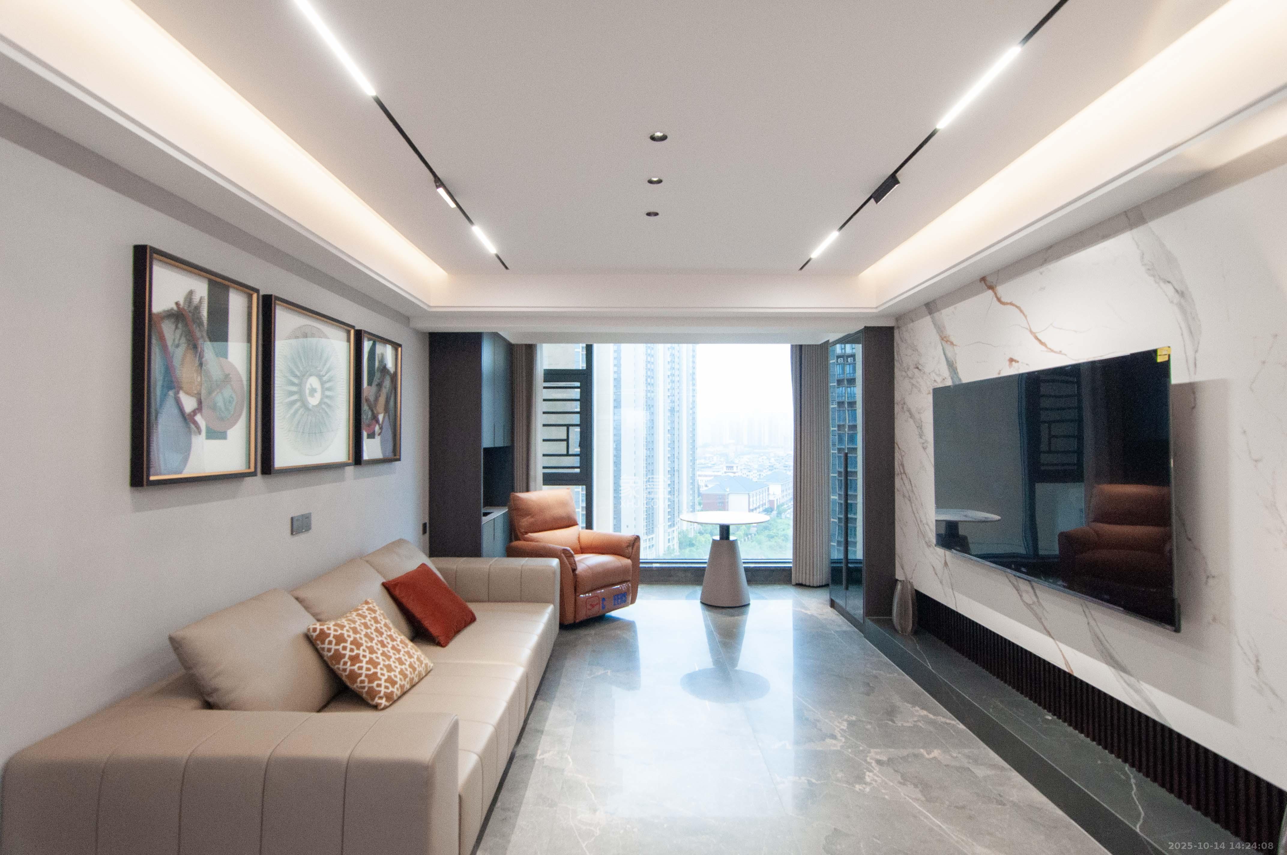 振业城三期 4室2厅2卫 190.8万 振业城三期 4室2厅2卫 190.8万客厅