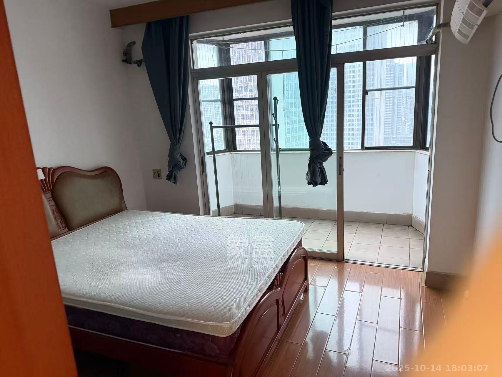 芙蓉广场农行单位宿舍  2室1厅1卫    2600.0元/月 芙蓉广场农行单位宿舍  2室1厅1卫    2600.0元/月室内图