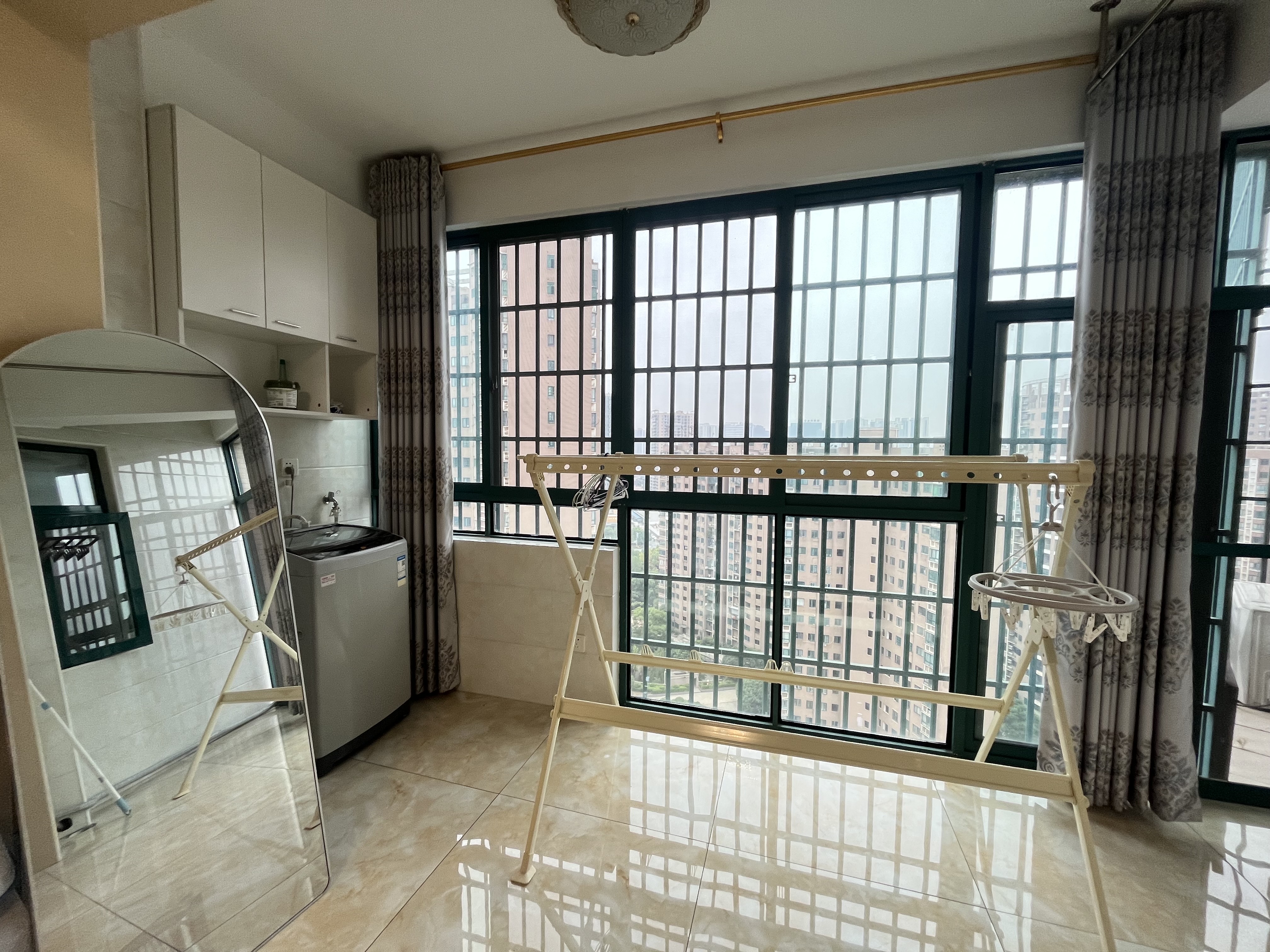 冠都现代城（冠都幸福彼岸）  2室2厅1卫    2000.0元/月室内图