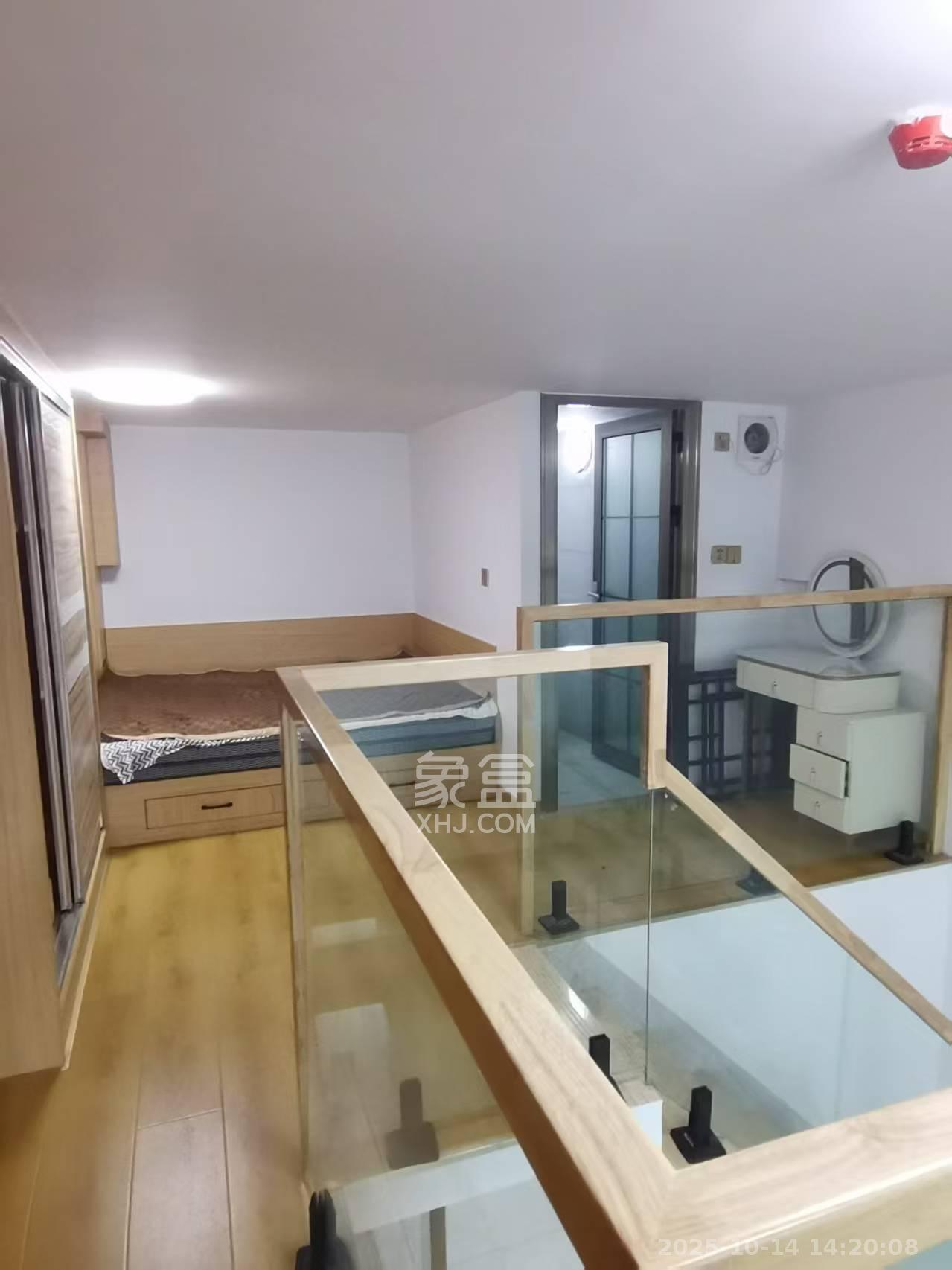 长房时代小镇  2室1厅2卫    2100.0元/月室内图