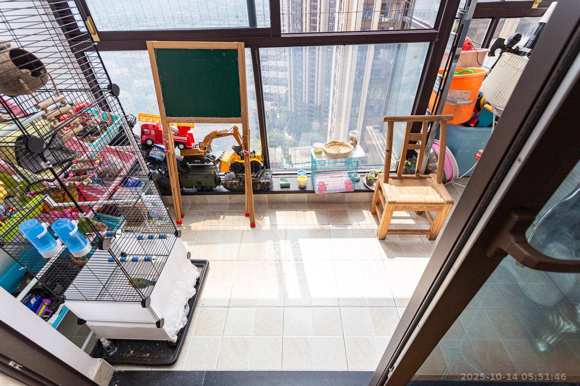 龙湖湘风原著（龙湖湘风星城）  4室2厅2卫    89.0万阳台