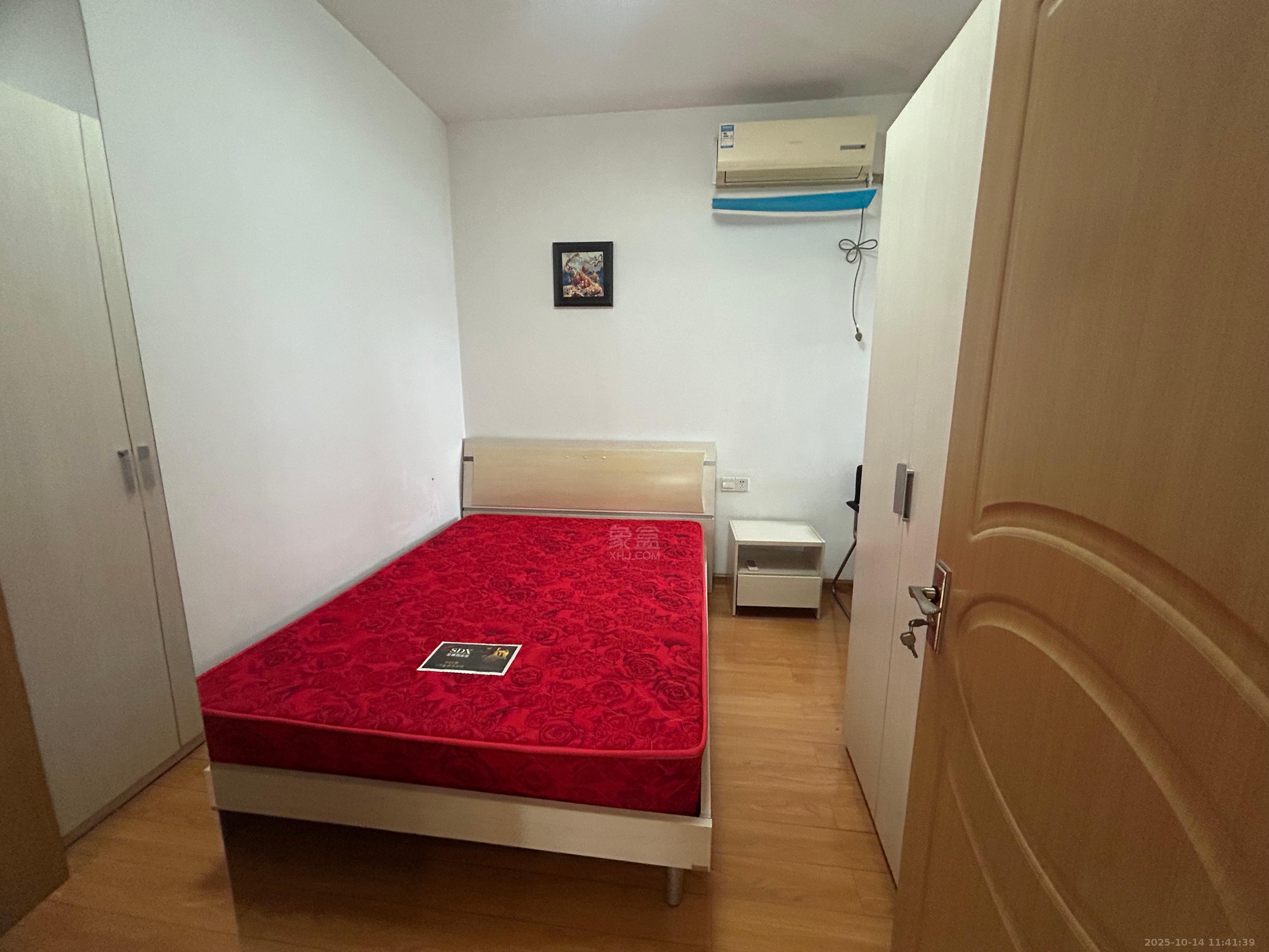 天泰喜梅小区 2室2厅1卫 1300.0元/月 天泰喜梅小区 2室2厅1卫 1300.0元/月室内图