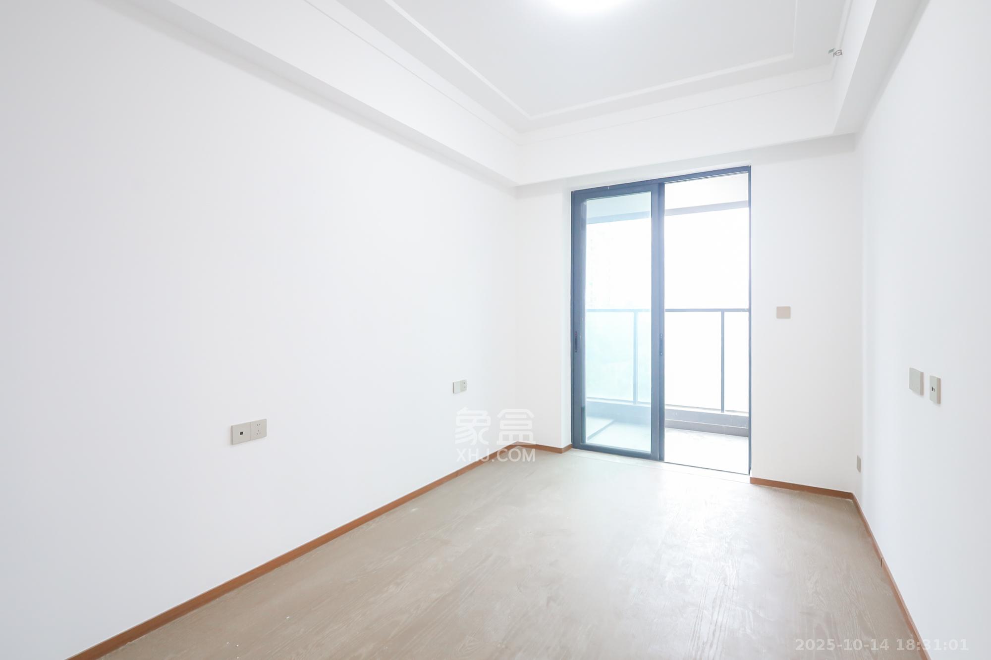 江山印  4室2厅3卫    500.0万 江山印  4室2厅3卫    500.0万卧室