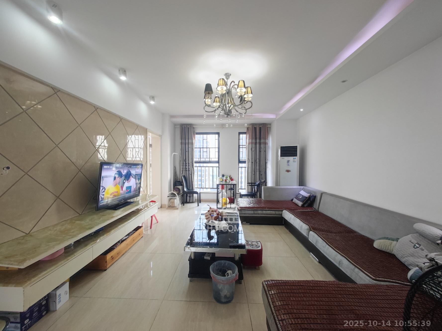 翡翠云天  3室2厅2卫    105.0万