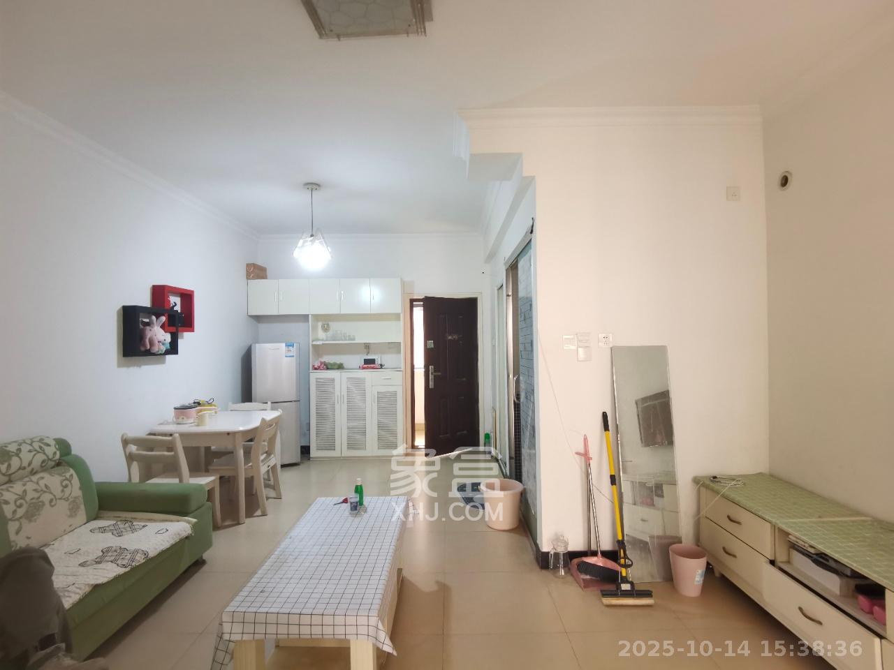 金领家族  1室1厅1卫    1380.0元/月 金领家族  1室1厅1卫    1380.0元/月室内图