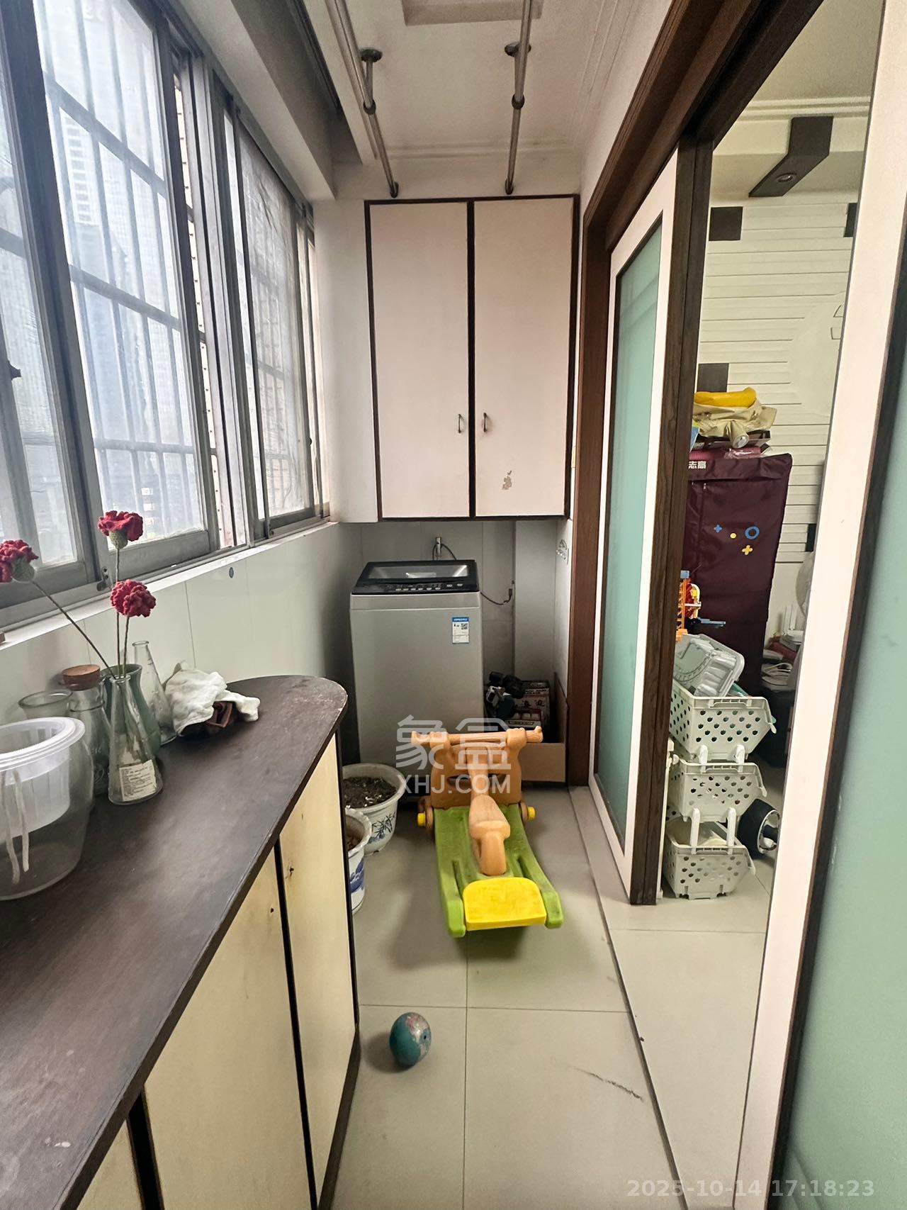 富兴金地大厦 3室2厅2卫 3000.0元/月 富兴金地大厦 3室2厅2卫 3000.0元/月室内图