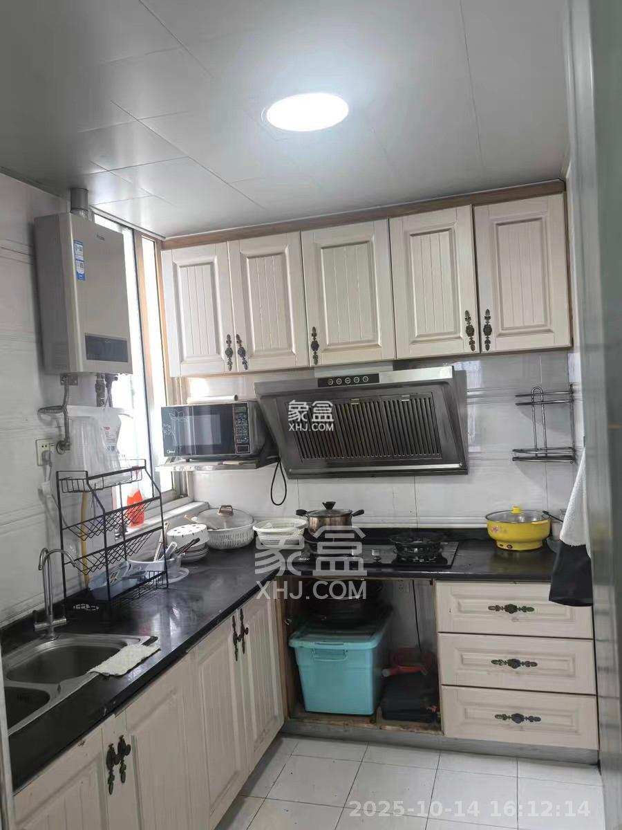 都市馨园 3室1厅1卫 2200.0元/月 都市馨园 3室1厅1卫 2200.0元/月室内图