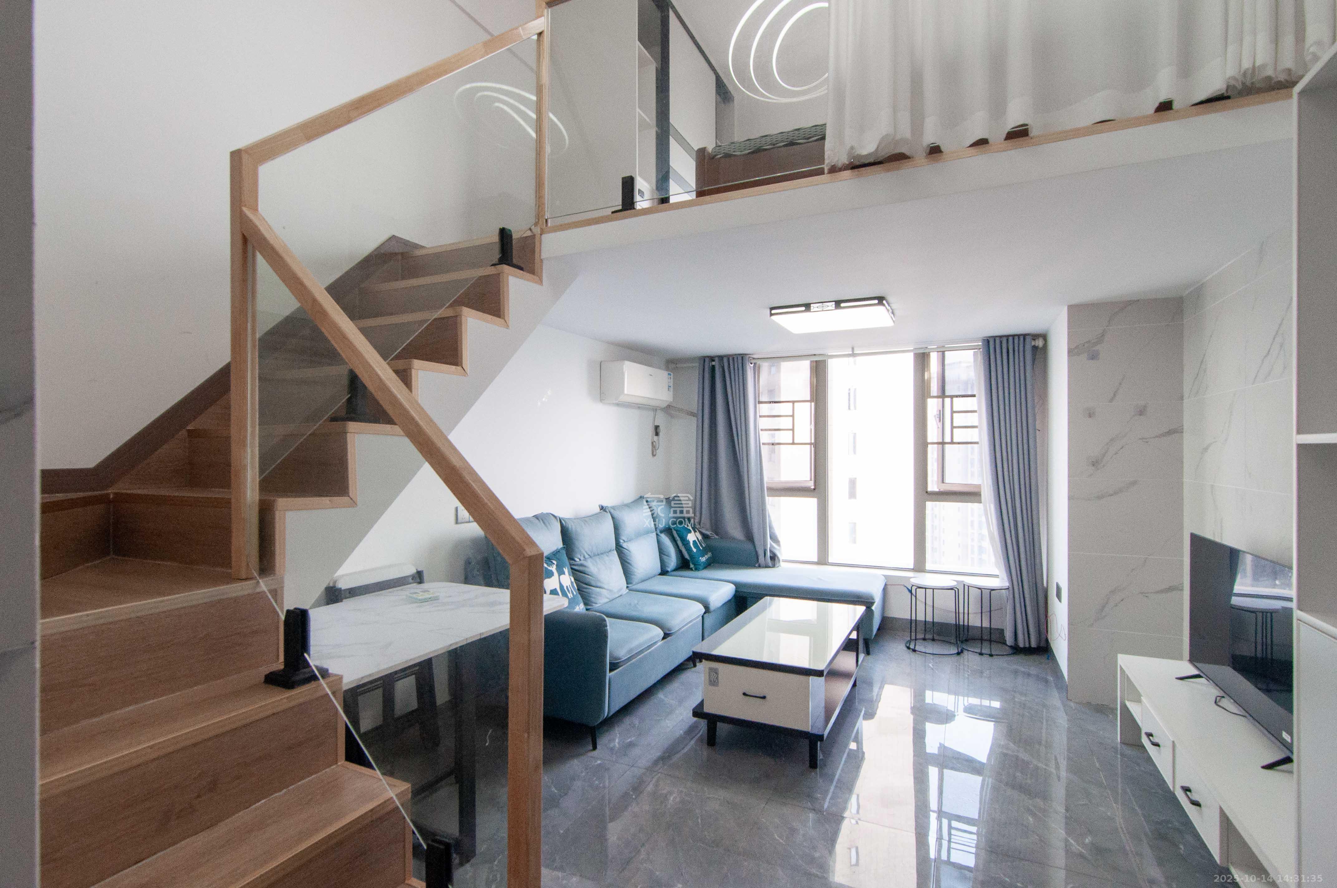 梅溪湖金茂湾  2室1厅1卫    30.0万客厅