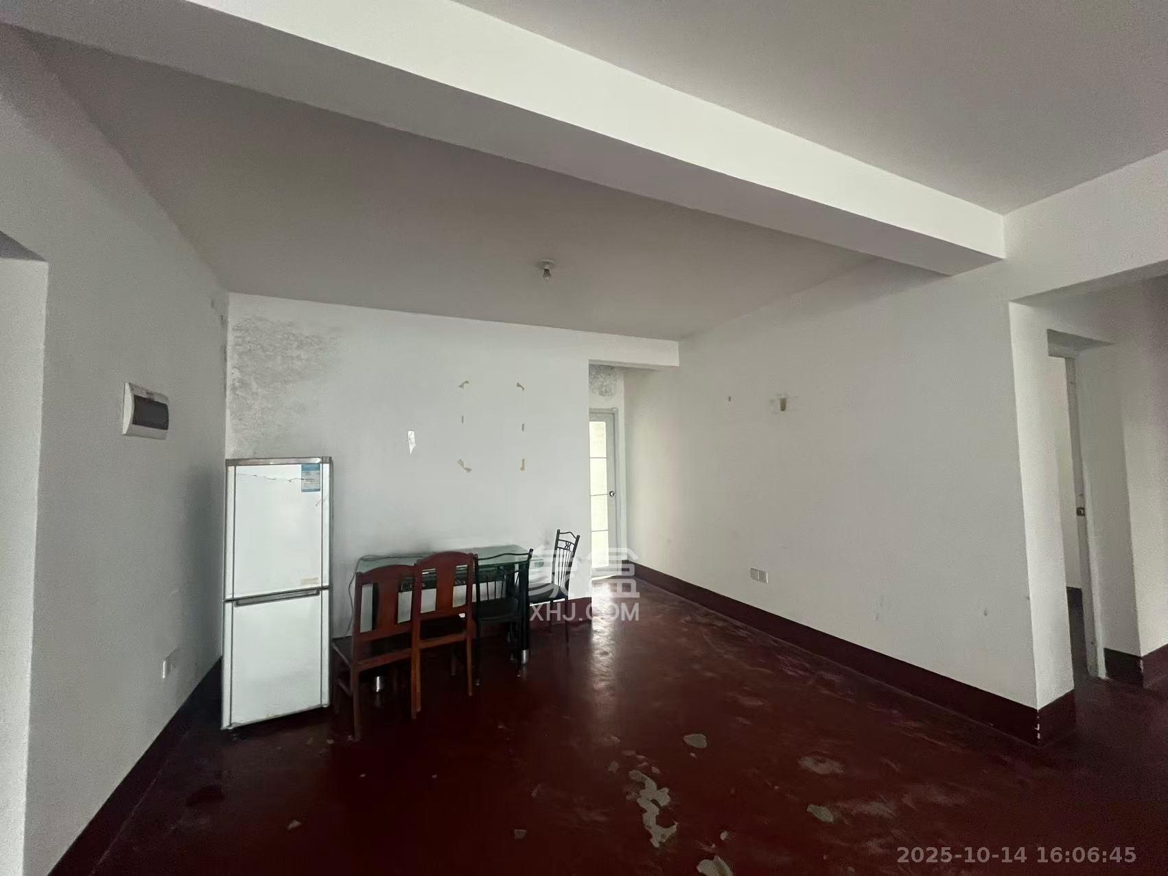 鑫天山水洲城 3室2厅2卫 1600.0元/月 鑫天山水洲城 3室2厅2卫 1600.0元/月室内图