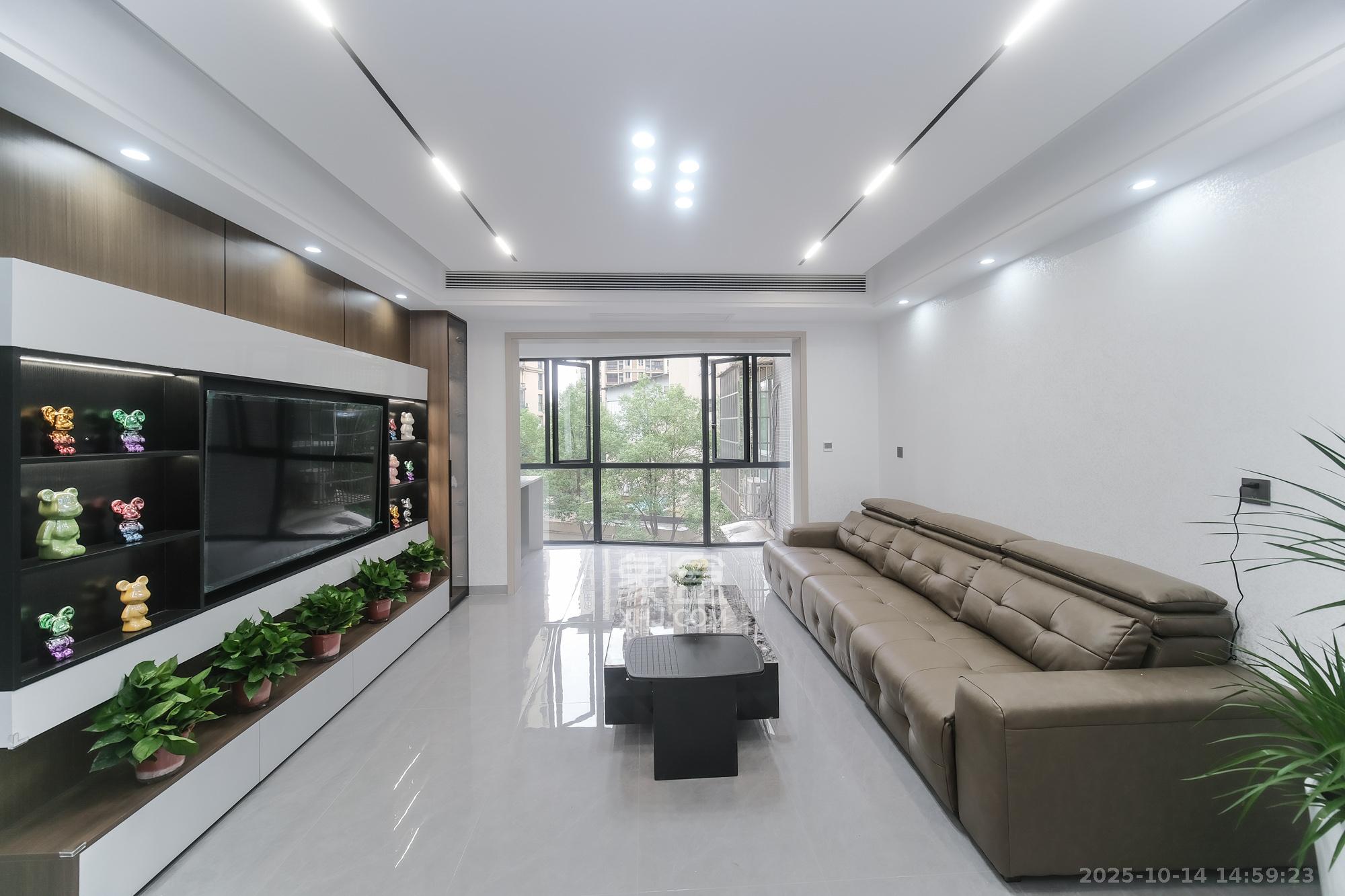 世景华庭 2室2厅1卫 54.8万 世景华庭 2室2厅1卫 54.8万客厅