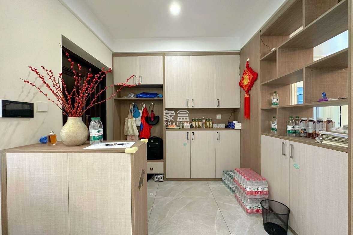 海航豪庭南苑  3室2厅2卫    6000.0元/月 海航豪庭南苑  3室2厅2卫    6000.0元/月室内图