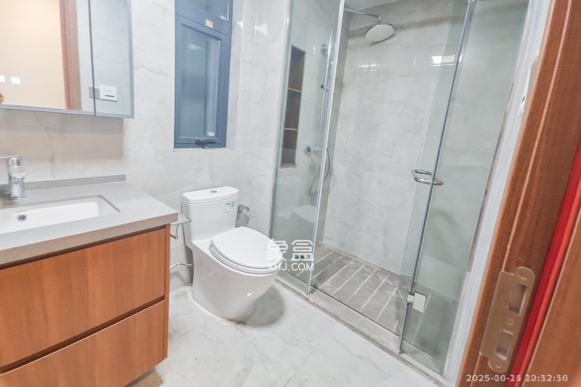 江山印  4室2厅3卫    12000.0元/月 江山印  4室2厅3卫    12000.0元/月室内图