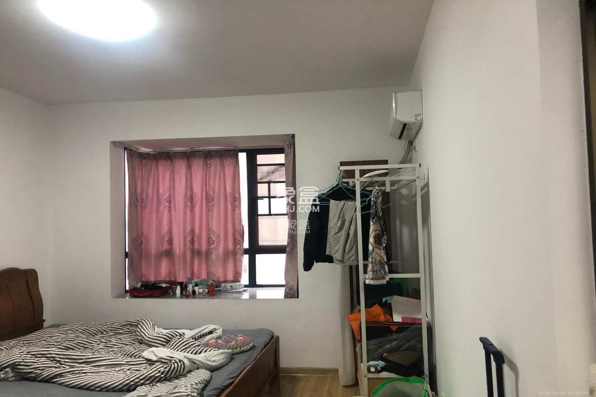 水墨林溪 3室2厅2卫 2600.0元/月 水墨林溪 3室2厅2卫 2600.0元/月室内图