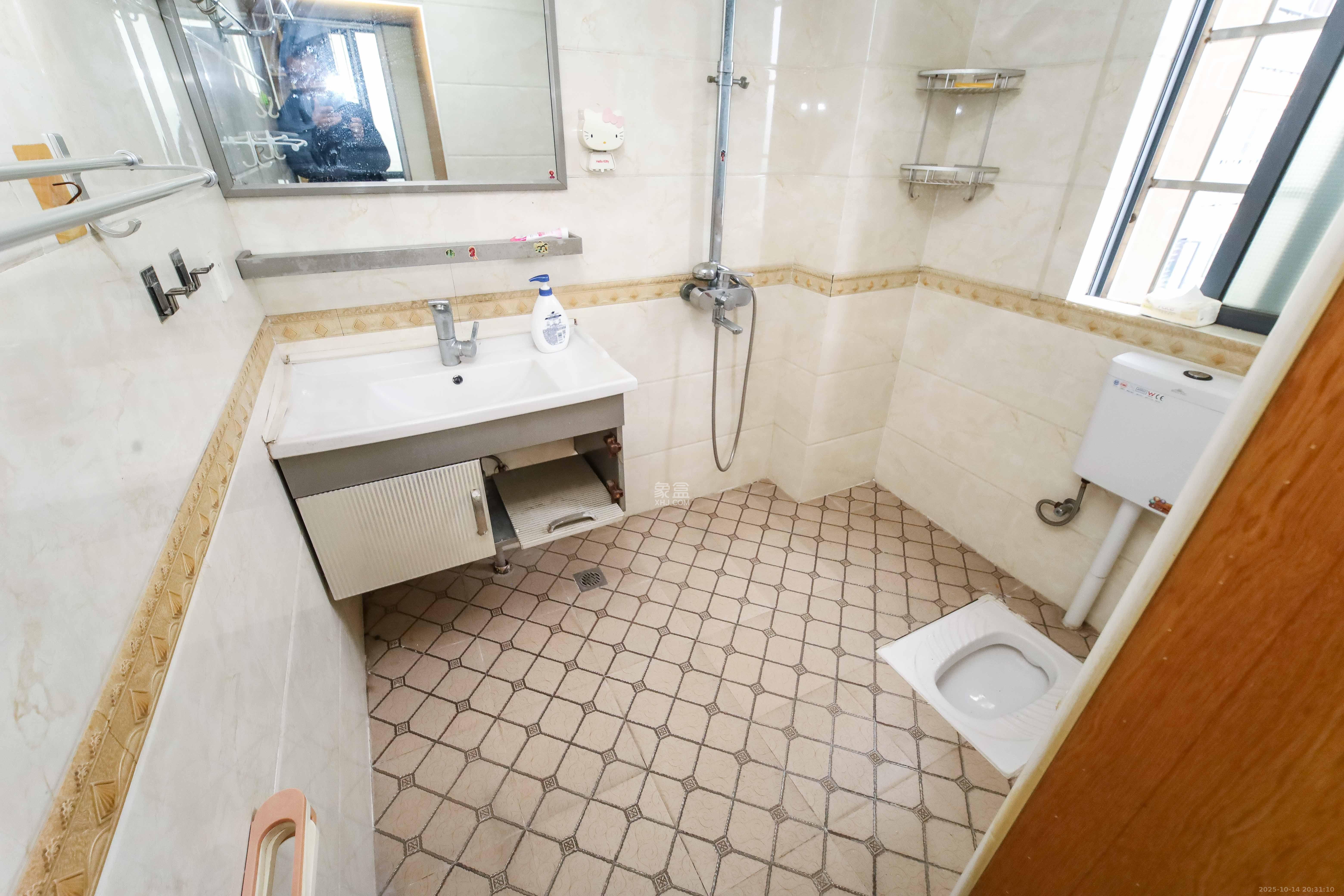 江河双水湾  3室2厅2卫    91.0万卫生间