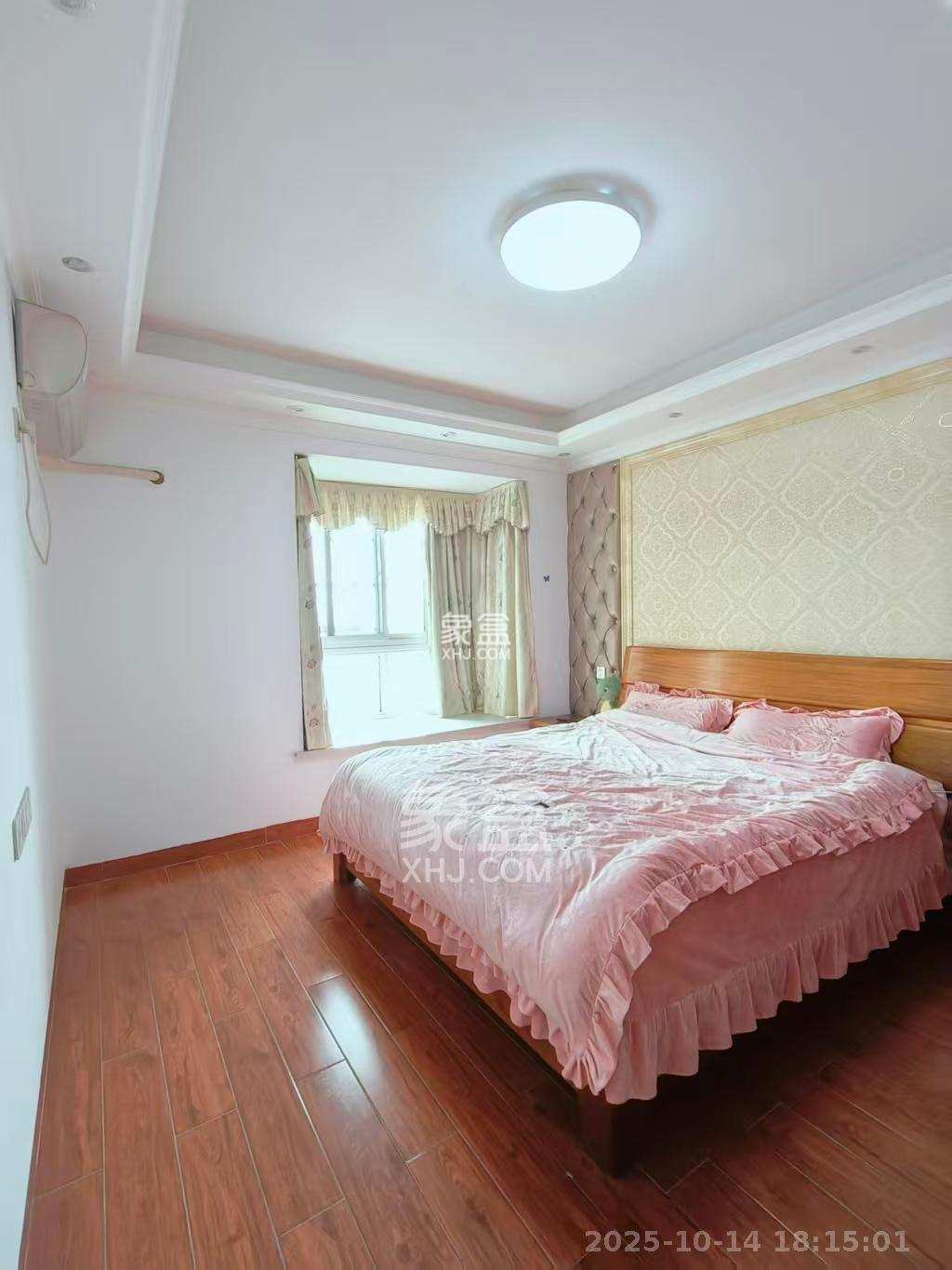 山水湾 4室2厅2卫 2600.0元/月 山水湾 4室2厅2卫 2600.0元/月室内图