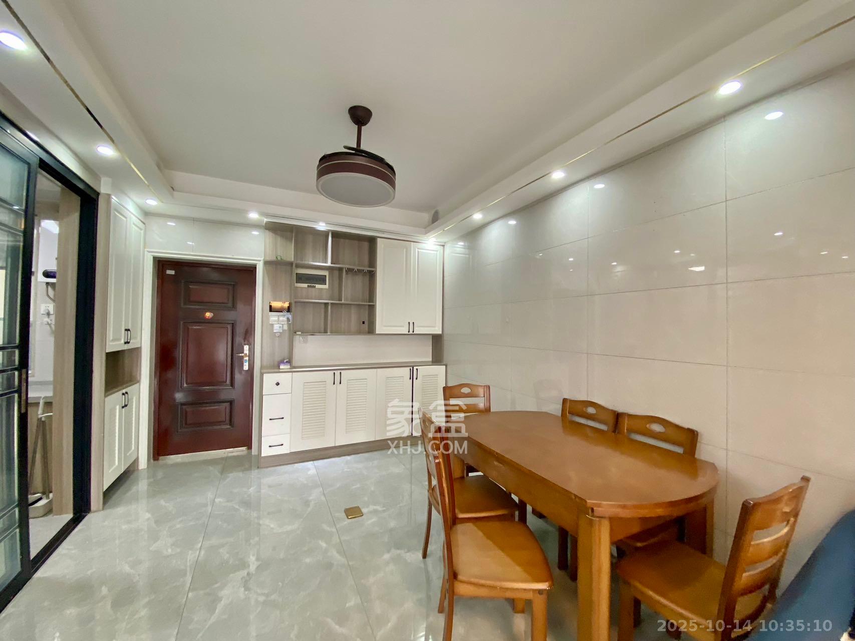 芙蓉万国城MOMA(卓越汇富苑) 3室2厅1卫 2600.0元/月 芙蓉万国城MOMA(卓越汇富苑) 3室2厅1卫 2600.0元/月室内图