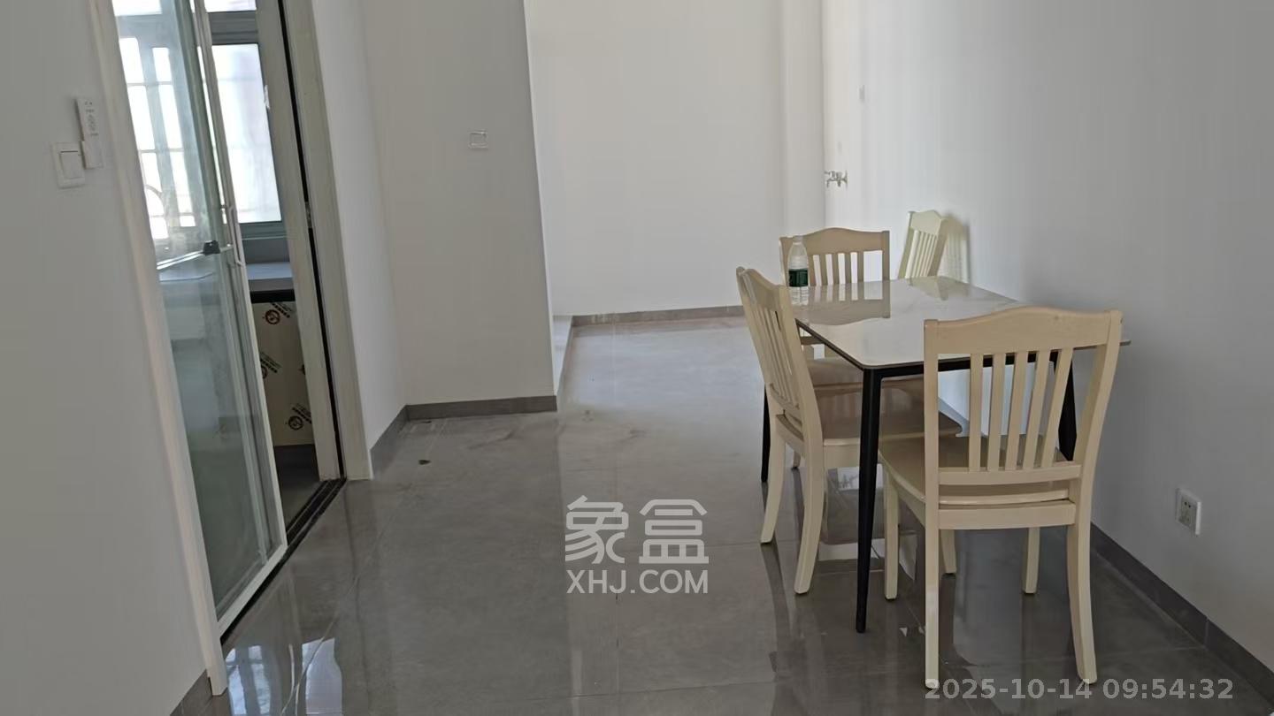 凯富南方鑫城  3室2厅2卫    2600.0元/月 凯富南方鑫城  3室2厅2卫    2600.0元/月室内图