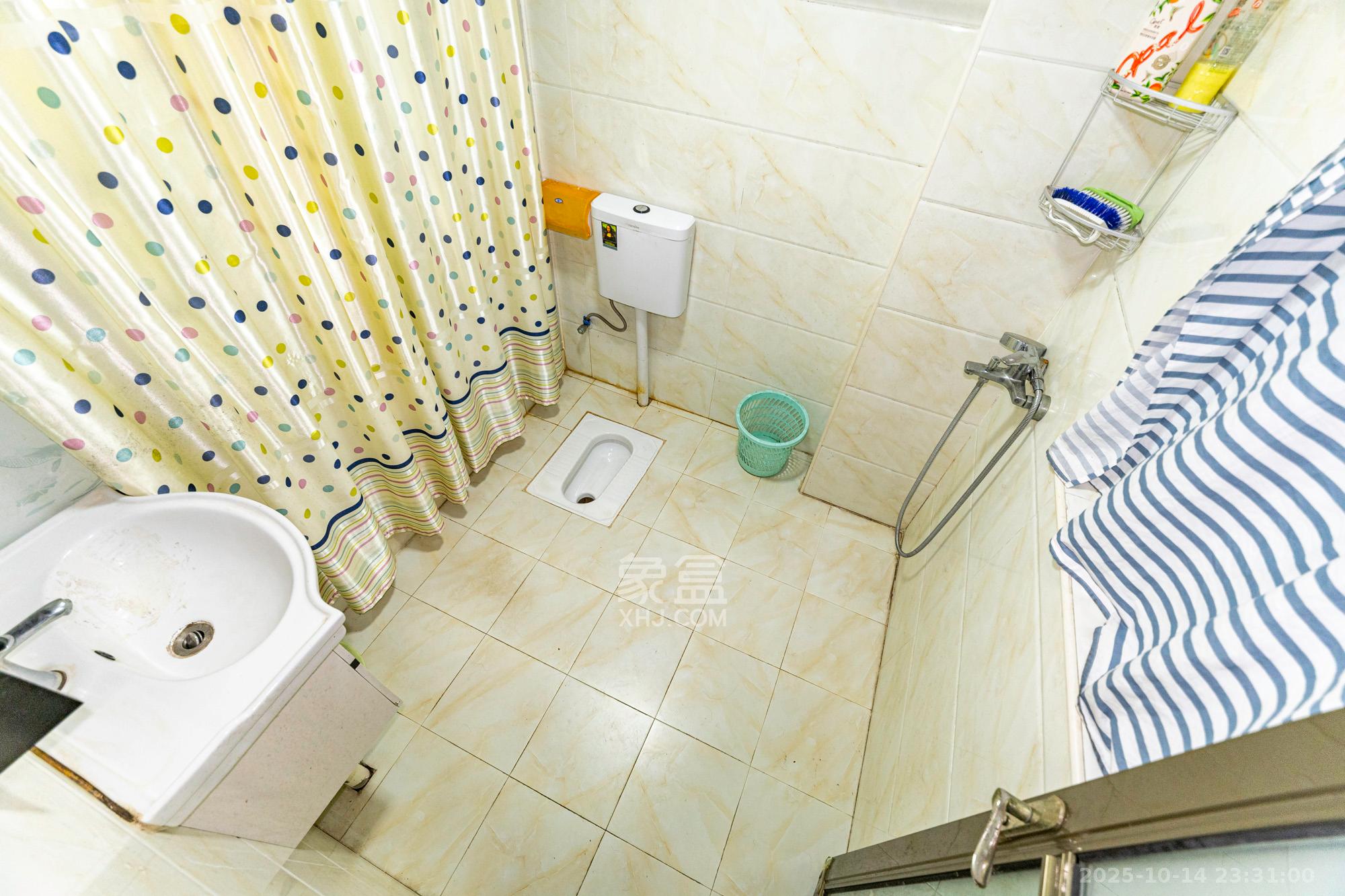 好望谷  4室2厅2卫    89.9万卫生间