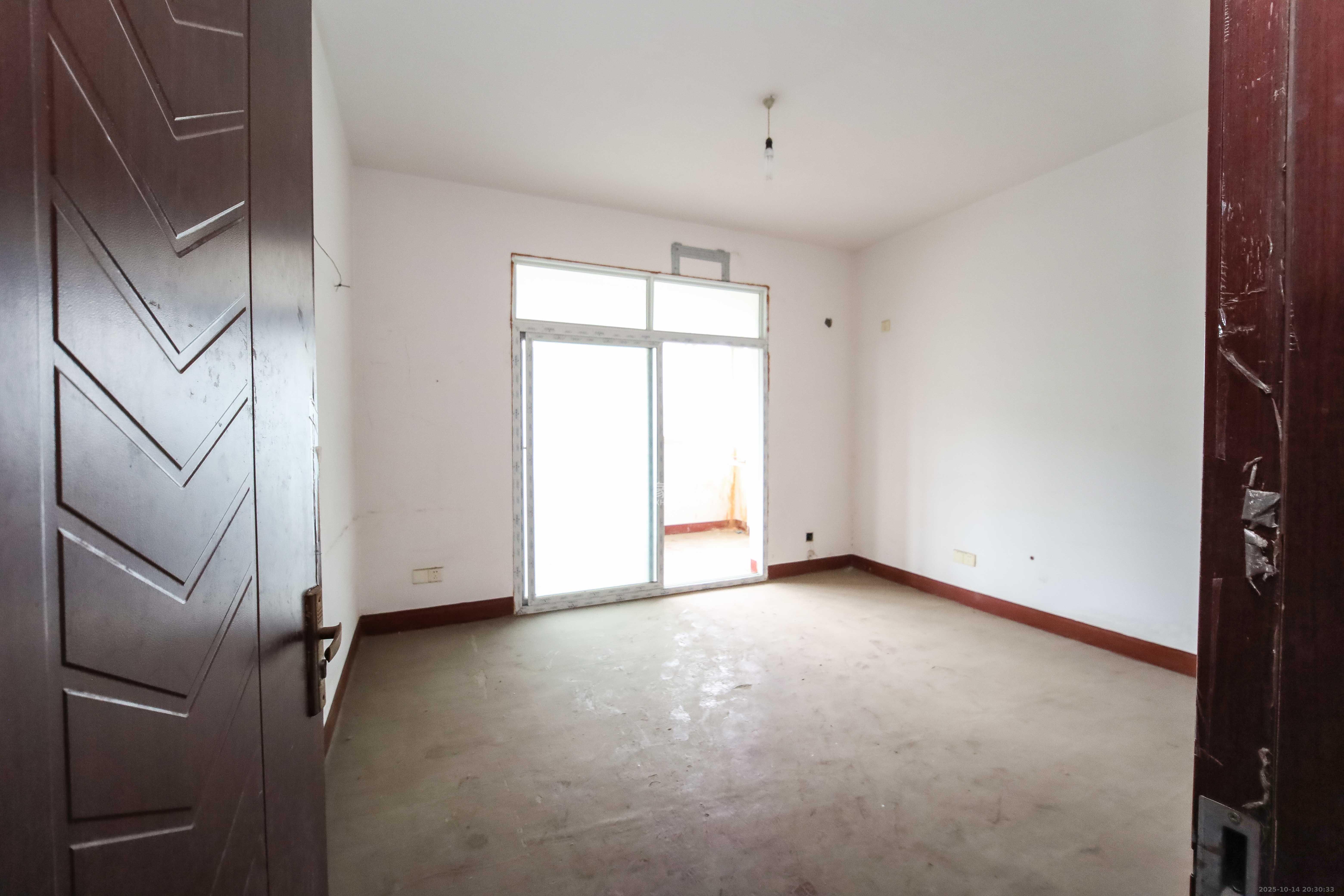 芙蓉公寓 3室2厅2卫 105.00万 芙蓉公寓 3室2厅2卫 105.00万卧室