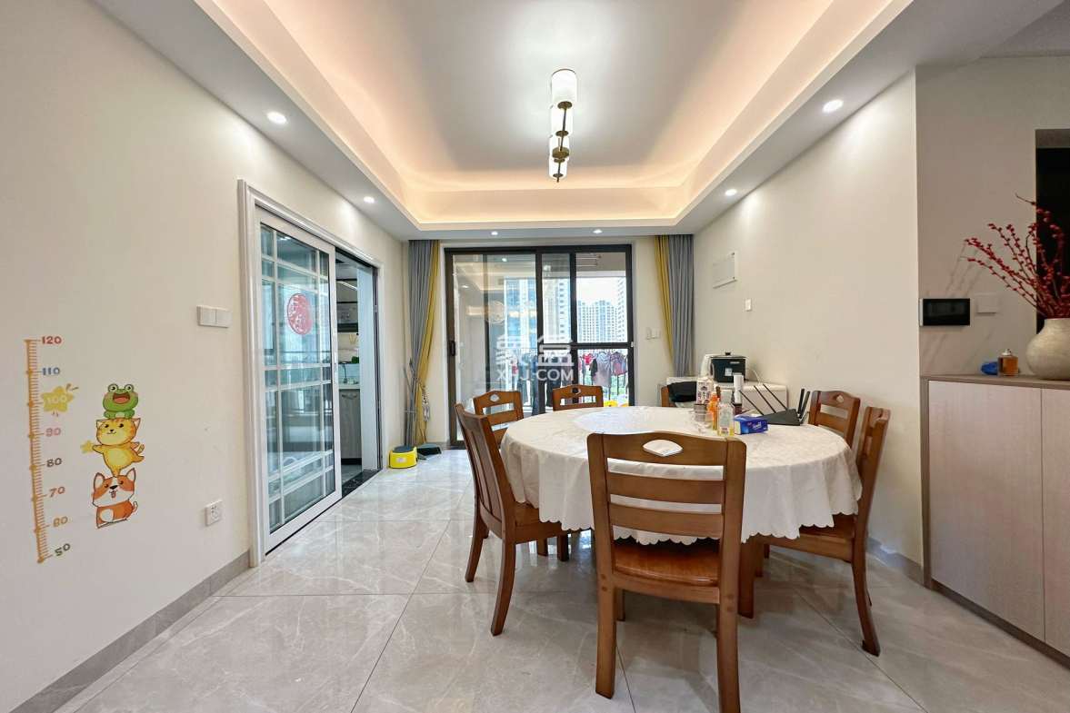 海航豪庭南苑  3室2厅2卫    6000.0元/月 海航豪庭南苑  3室2厅2卫    6000.0元/月室内图