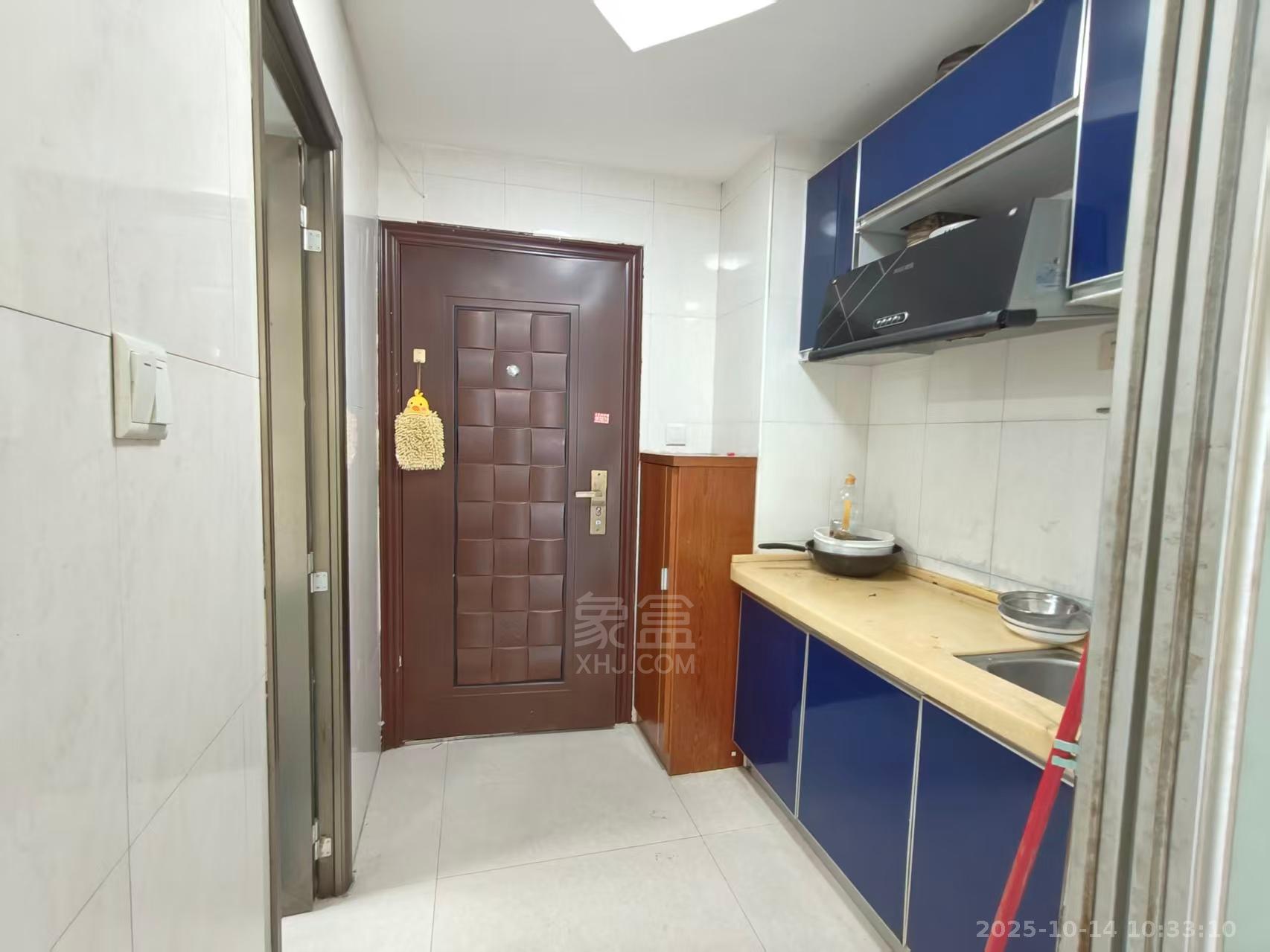 尚格名城向左向右  1室1厅1卫    1000.0元/月 尚格名城向左向右  1室1厅1卫    1000.0元/月室内图