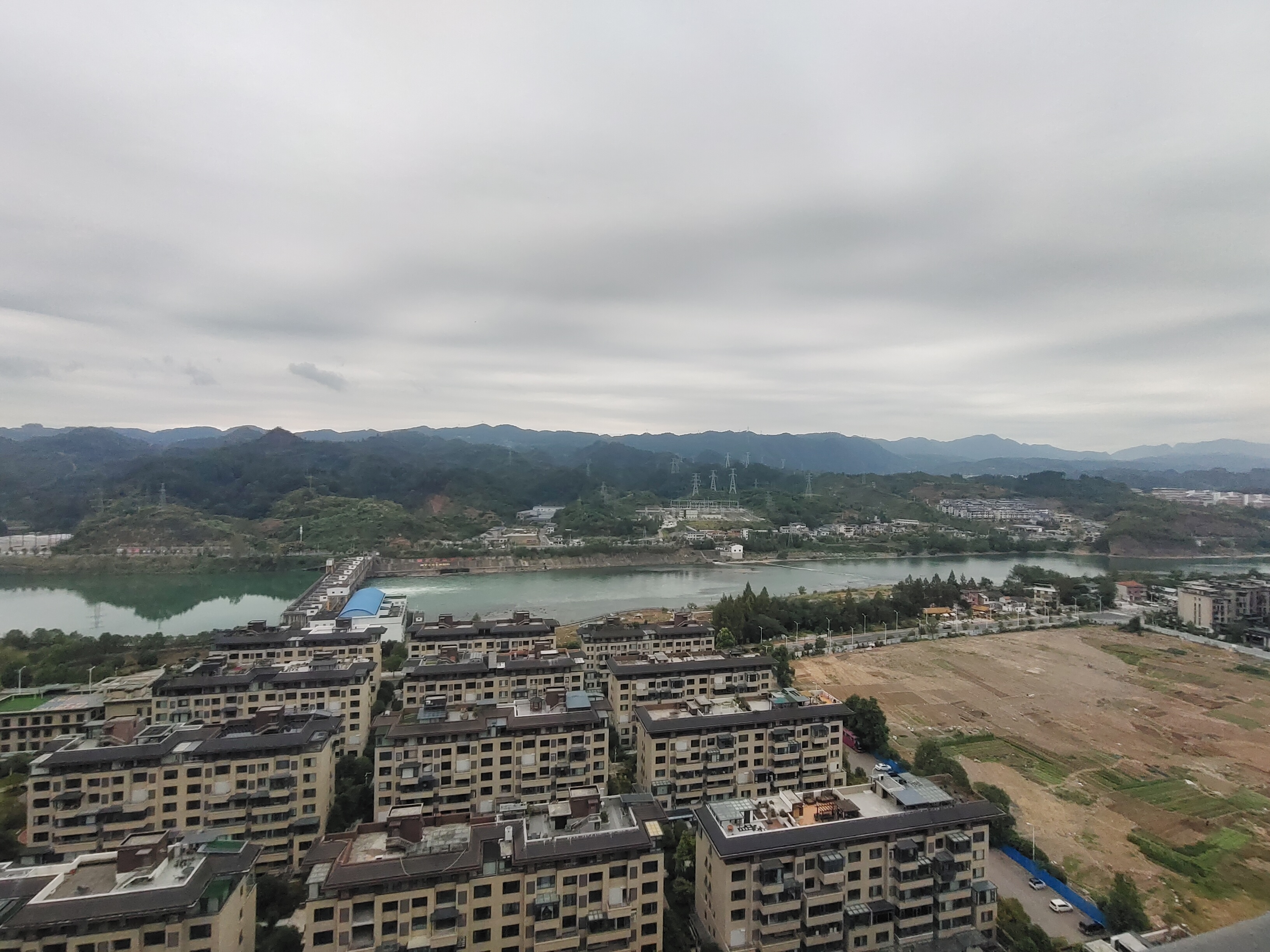 昊天珑璟湾  4室2厅2卫    66.0万