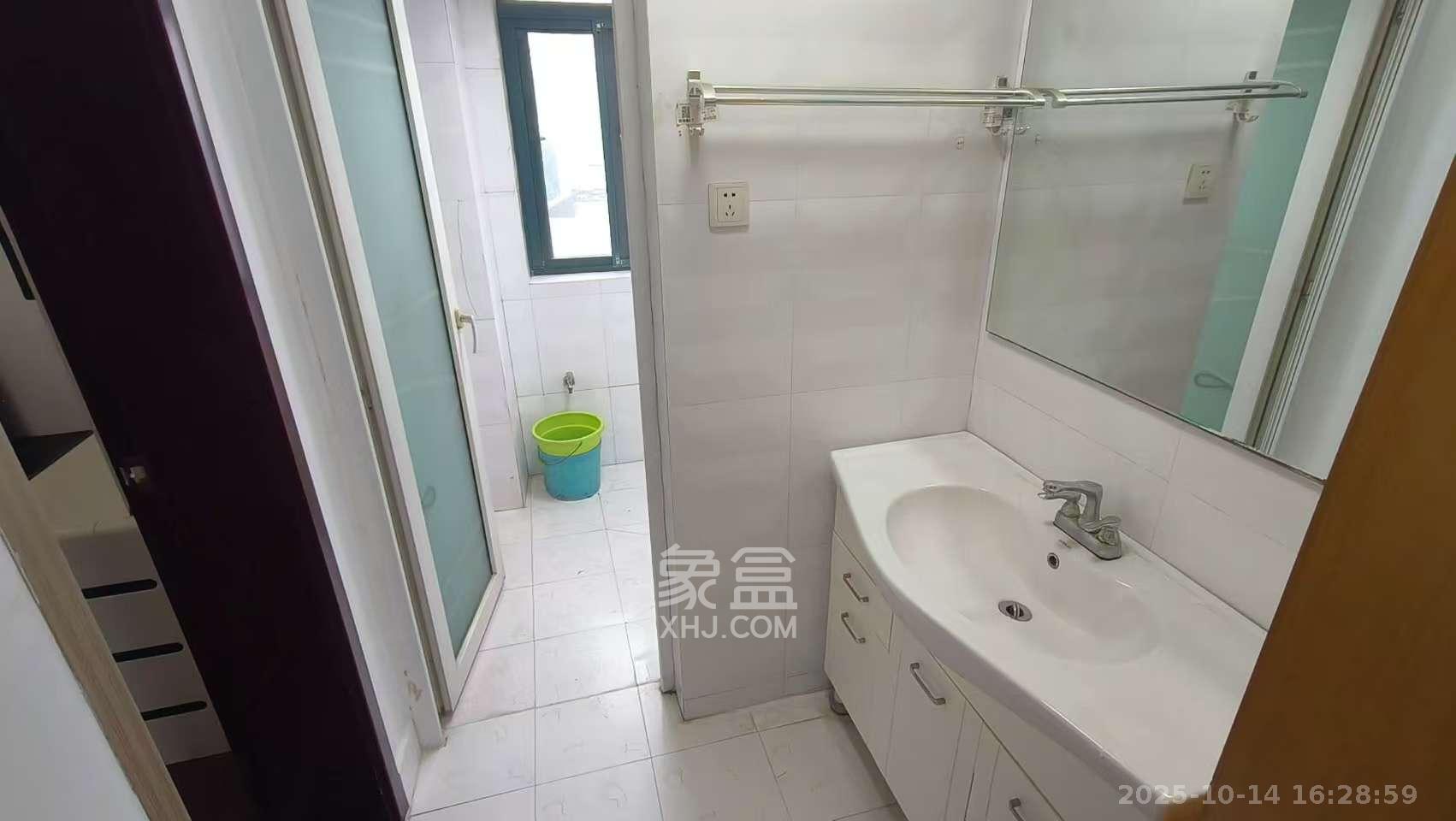 中江国际花城 2室2厅2卫 2600.0元/月 中江国际花城 2室2厅2卫 2600.0元/月室内图