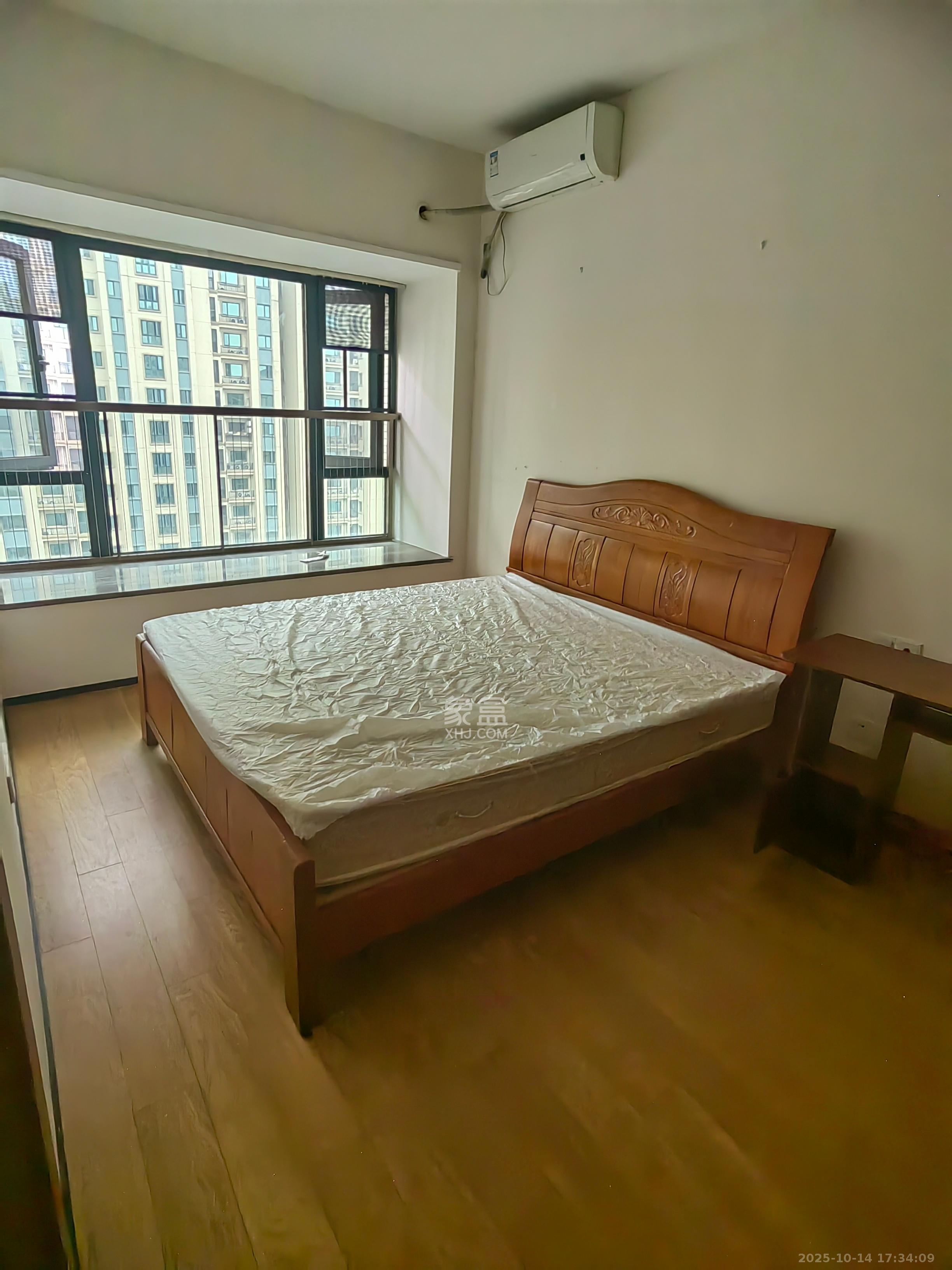 恒大翡翠华庭  1室1厅1卫    1600.0元/月 恒大翡翠华庭  1室1厅1卫    1600.0元/月