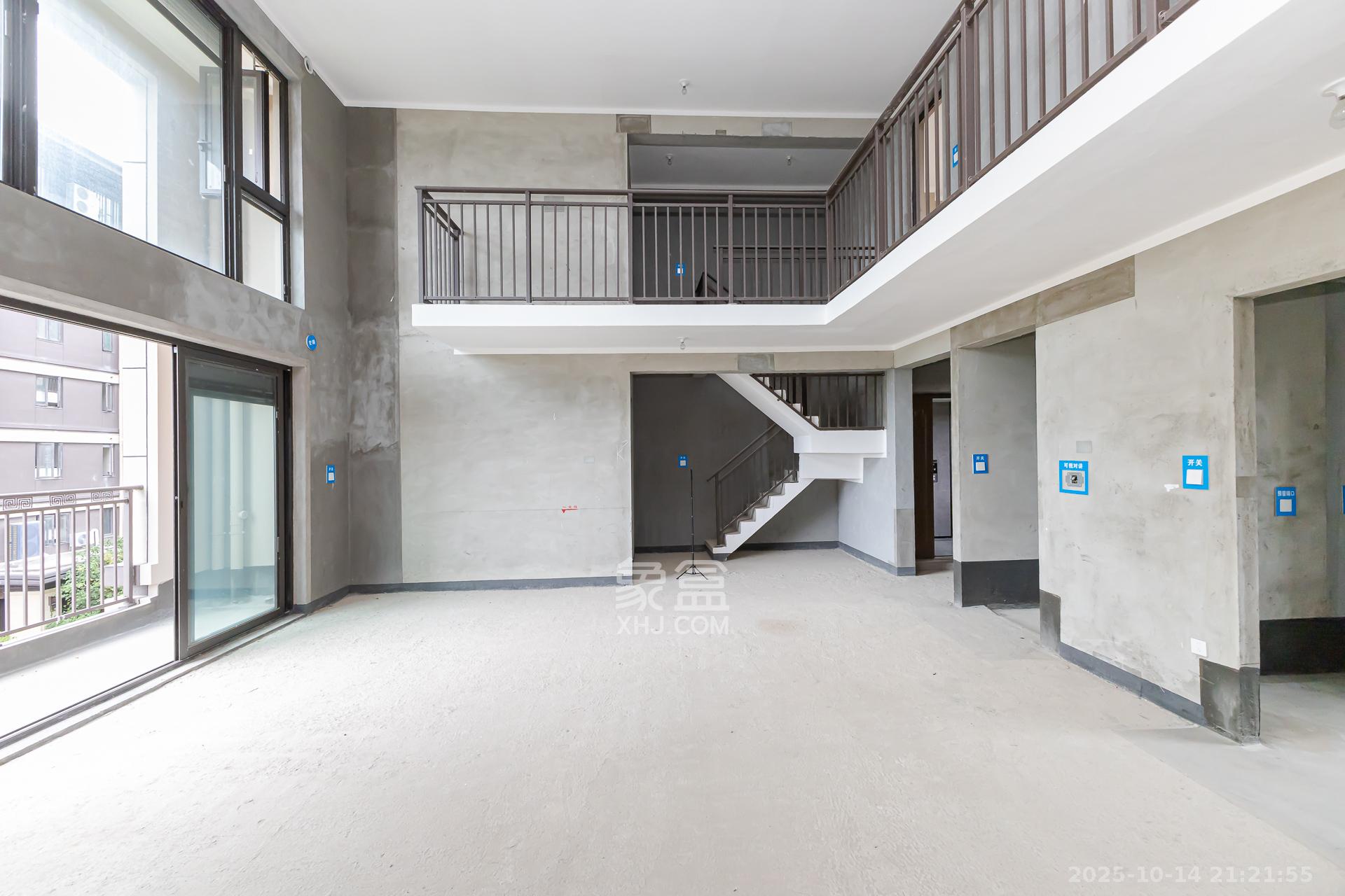 时代建发和著  1室0厅0卫    450.0万 时代建发和著  1室0厅0卫    450.0万客厅