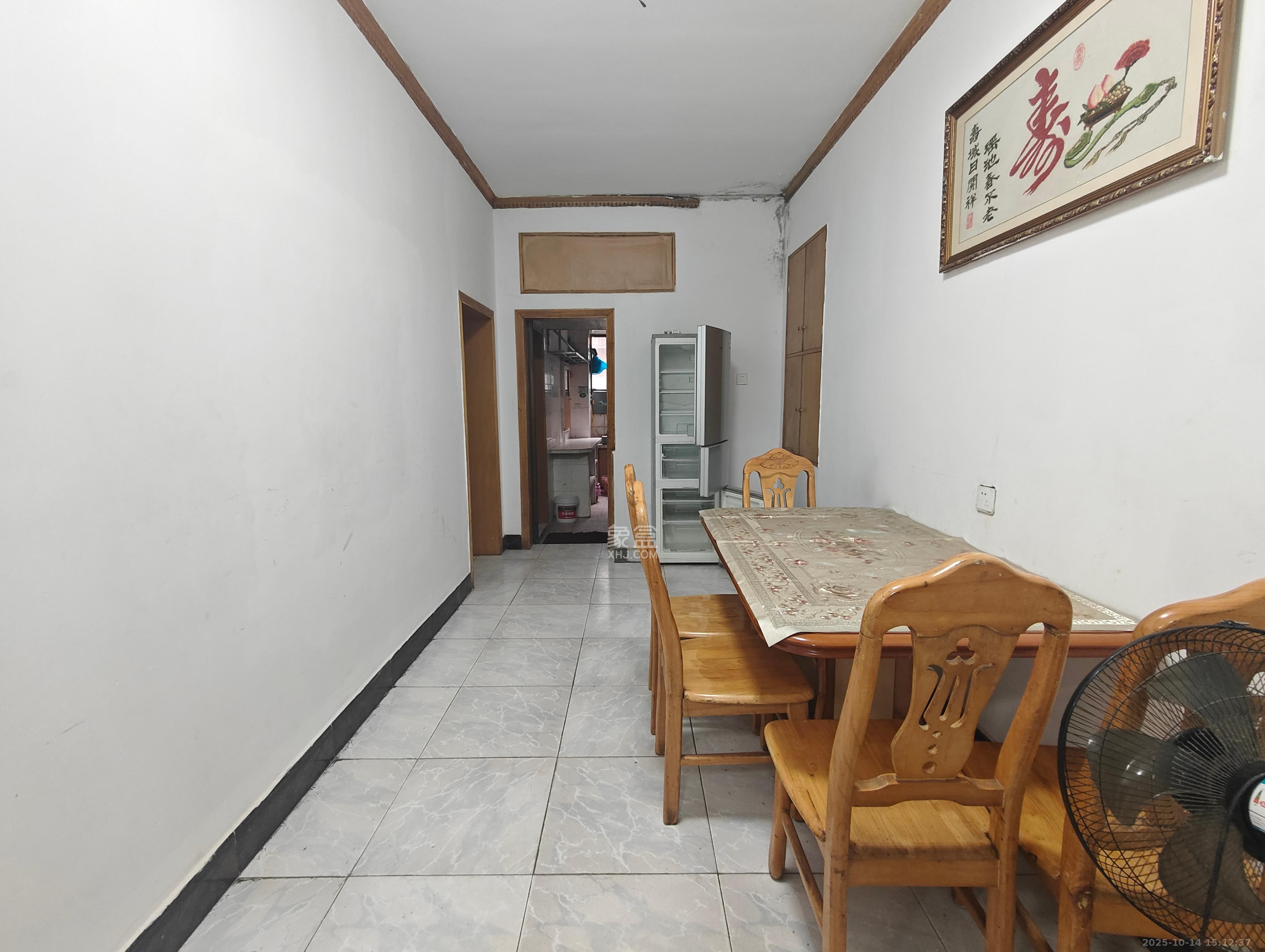 向韶村 2室2厅1卫 1300.0元/月 向韶村 2室2厅1卫 1300.0元/月室内图