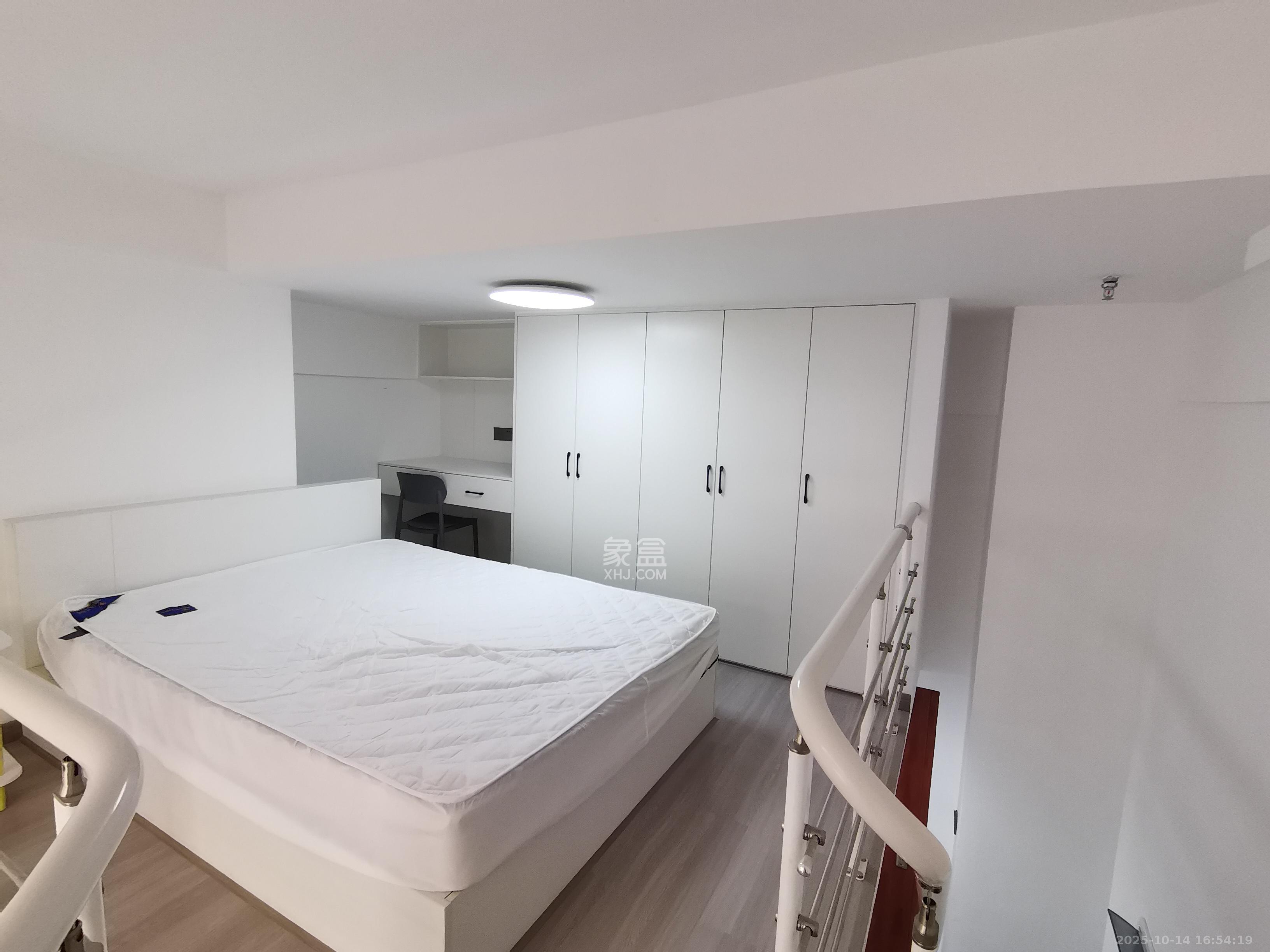 港湘铂玥（天园地芳国际珠宝城）  2室1厅1卫    1400.0元/月室内图