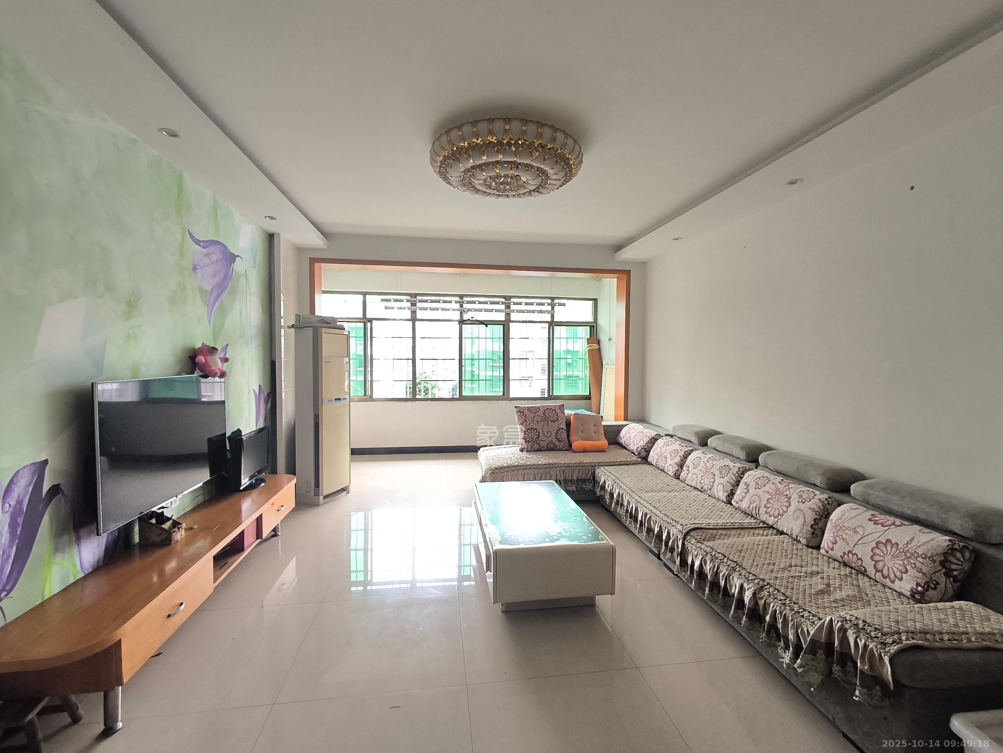 兴联母山小区  3室2厅2卫    1800.0元/月