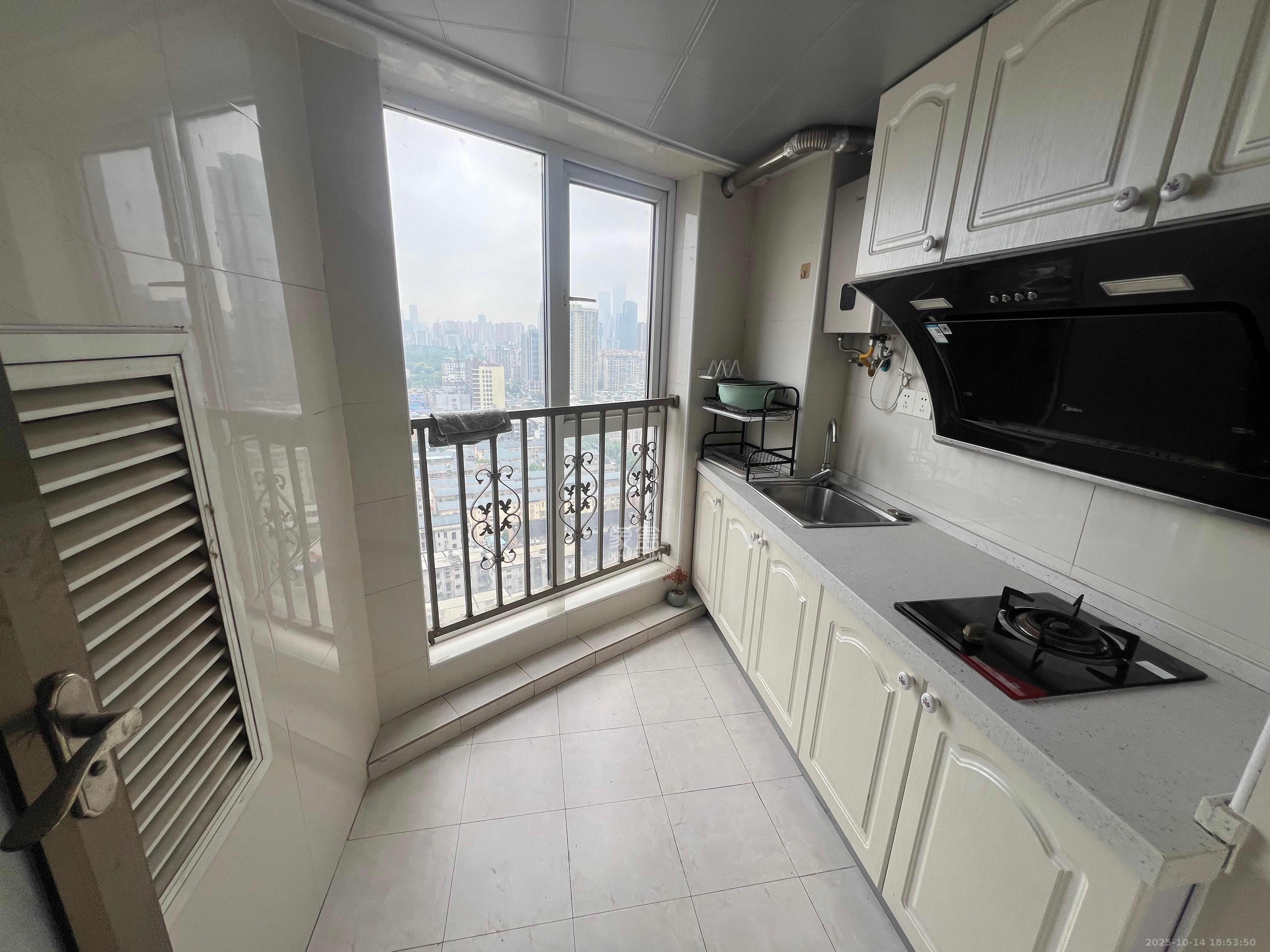 鸥波港湾  1室1厅2卫    1900.0元/月 鸥波港湾  1室1厅2卫    1900.0元/月室内图