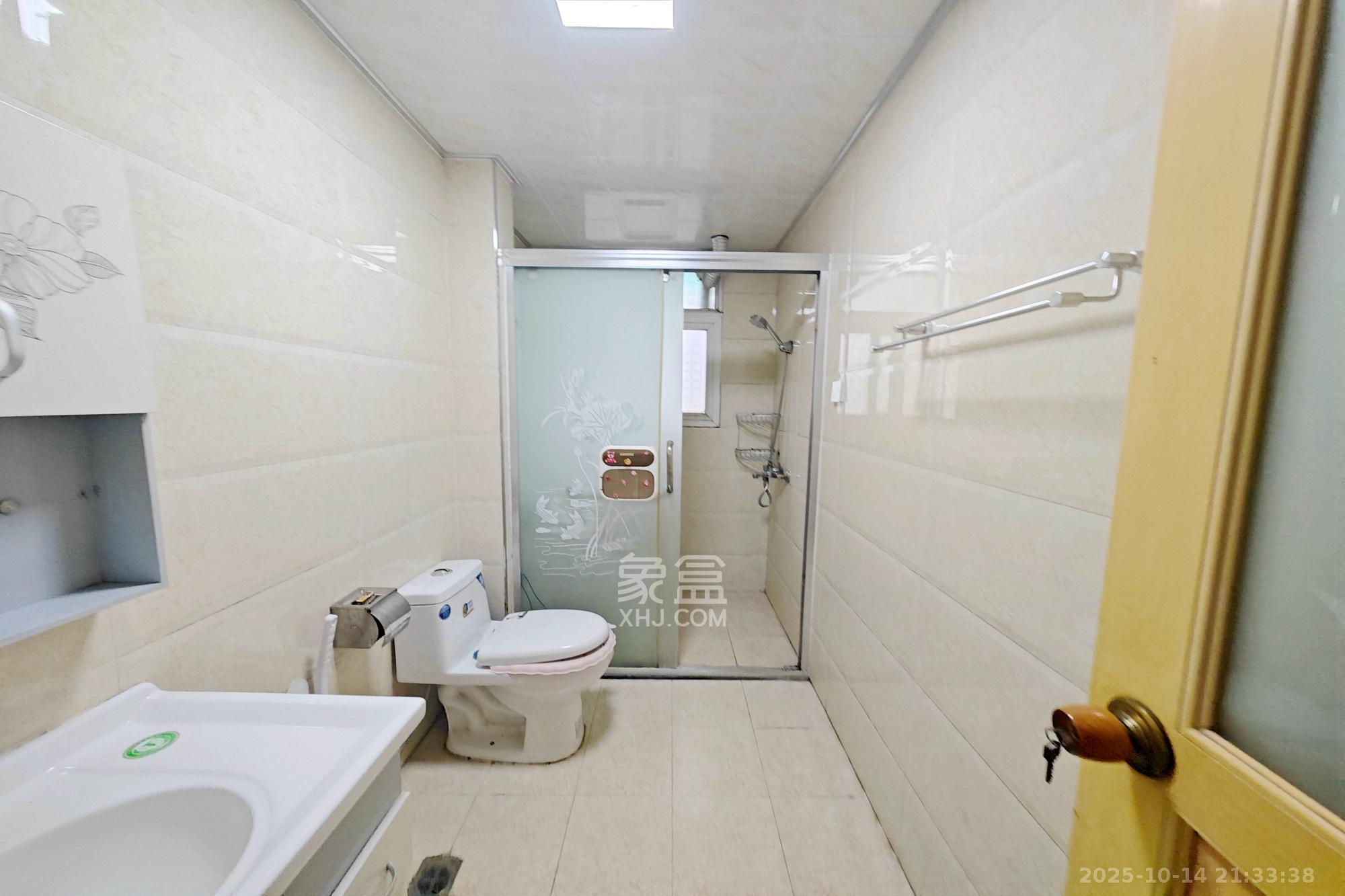 梨子山社区长电宿舍 3室2厅2卫 88.0万 梨子山社区长电宿舍 3室2厅2卫 88.0万其他