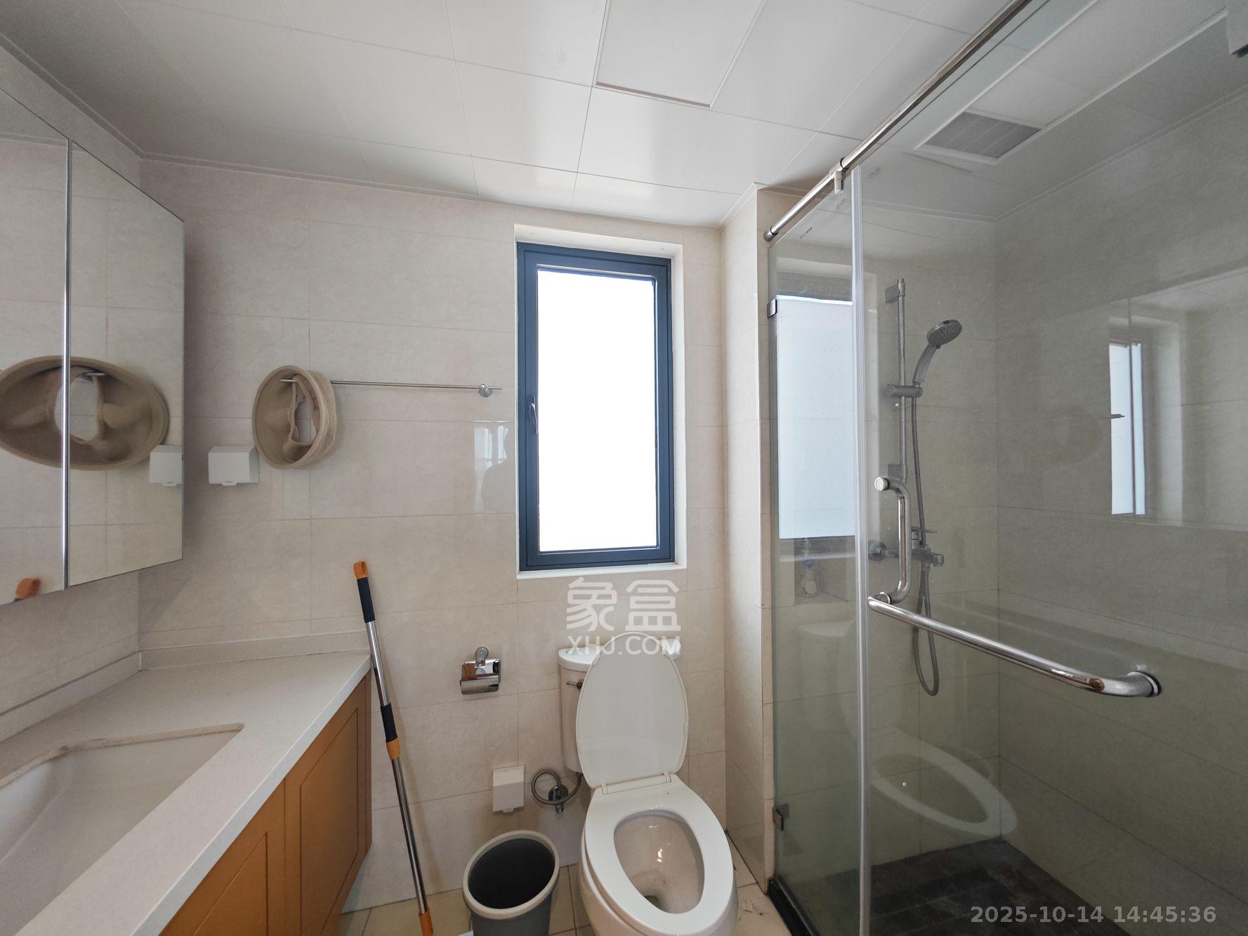 中建嘉和城凤凰台(中建瑞兴家园)  3室2厅2卫    2700.0元/月 中建嘉和城凤凰台(中建瑞兴家园)  3室2厅2卫    2700.0元/月室内图