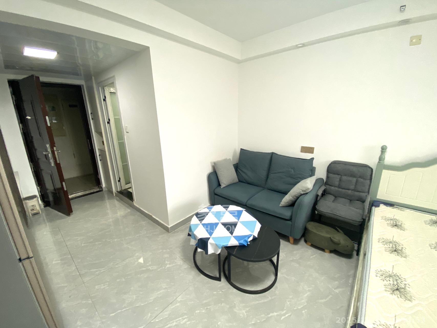 中海珑悦府  1室1厅1卫    1200.0元/月室内图