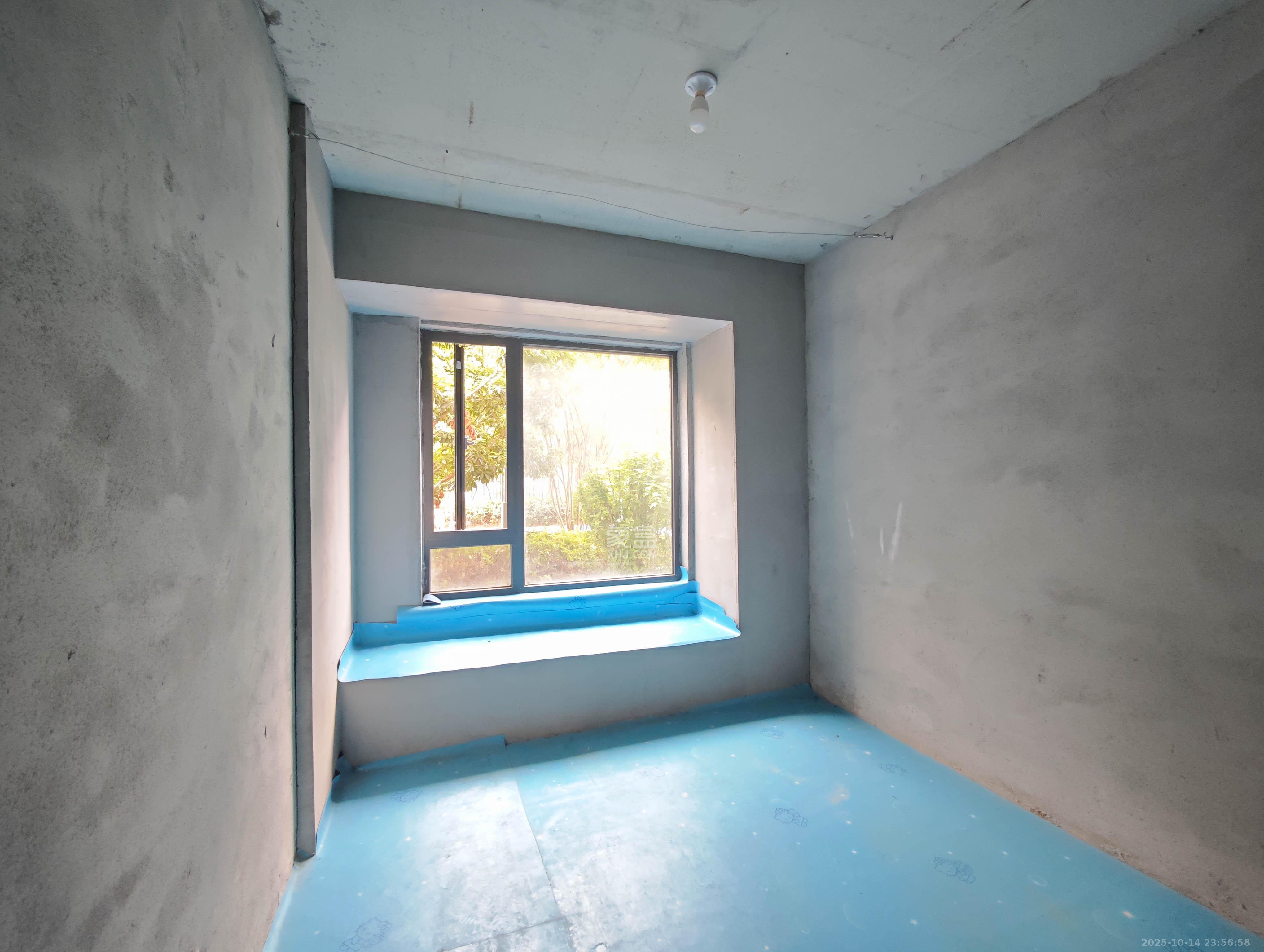 新城明昱东方 3室2厅2卫 75.0万 新城明昱东方 3室2厅2卫 75.0万卧室