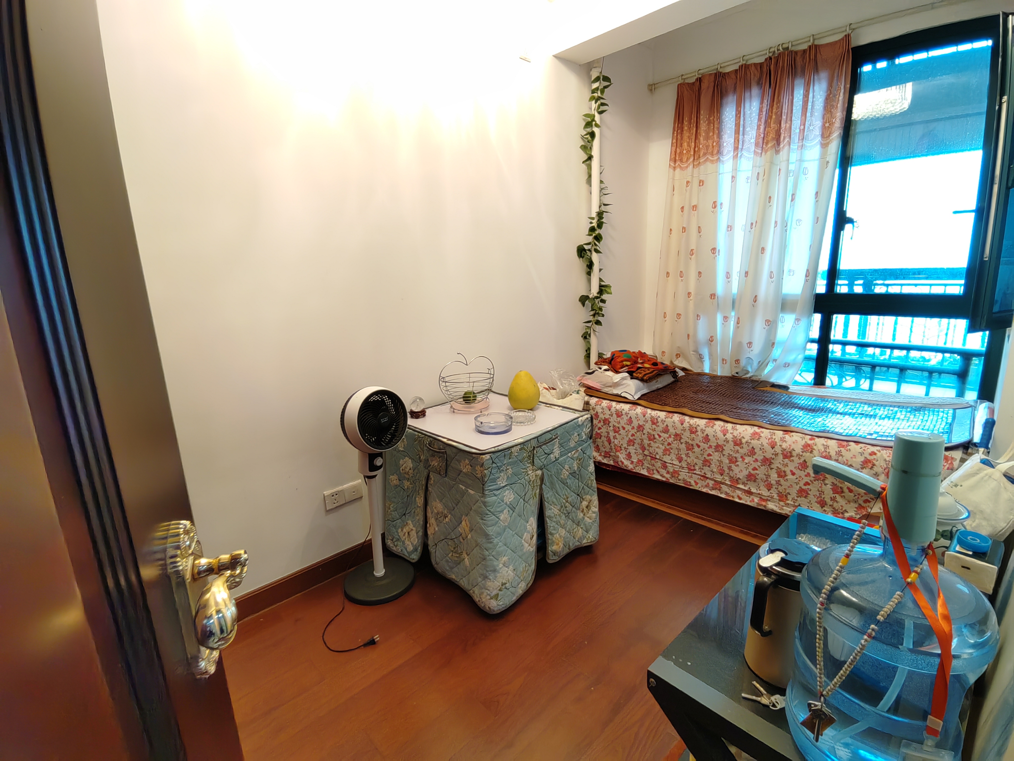 恒大绿洲  1室1厅1卫    1400.0元/月 恒大绿洲  1室1厅1卫    1400.0元/月室内图