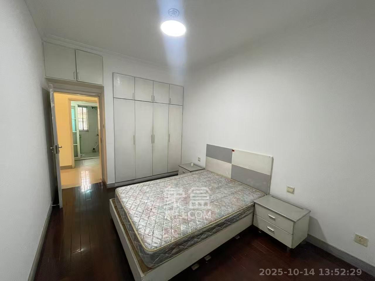 左家塘建材宿舍 3室2厅2卫 2100.0元/月 左家塘建材宿舍 3室2厅2卫 2100.0元/月室内图