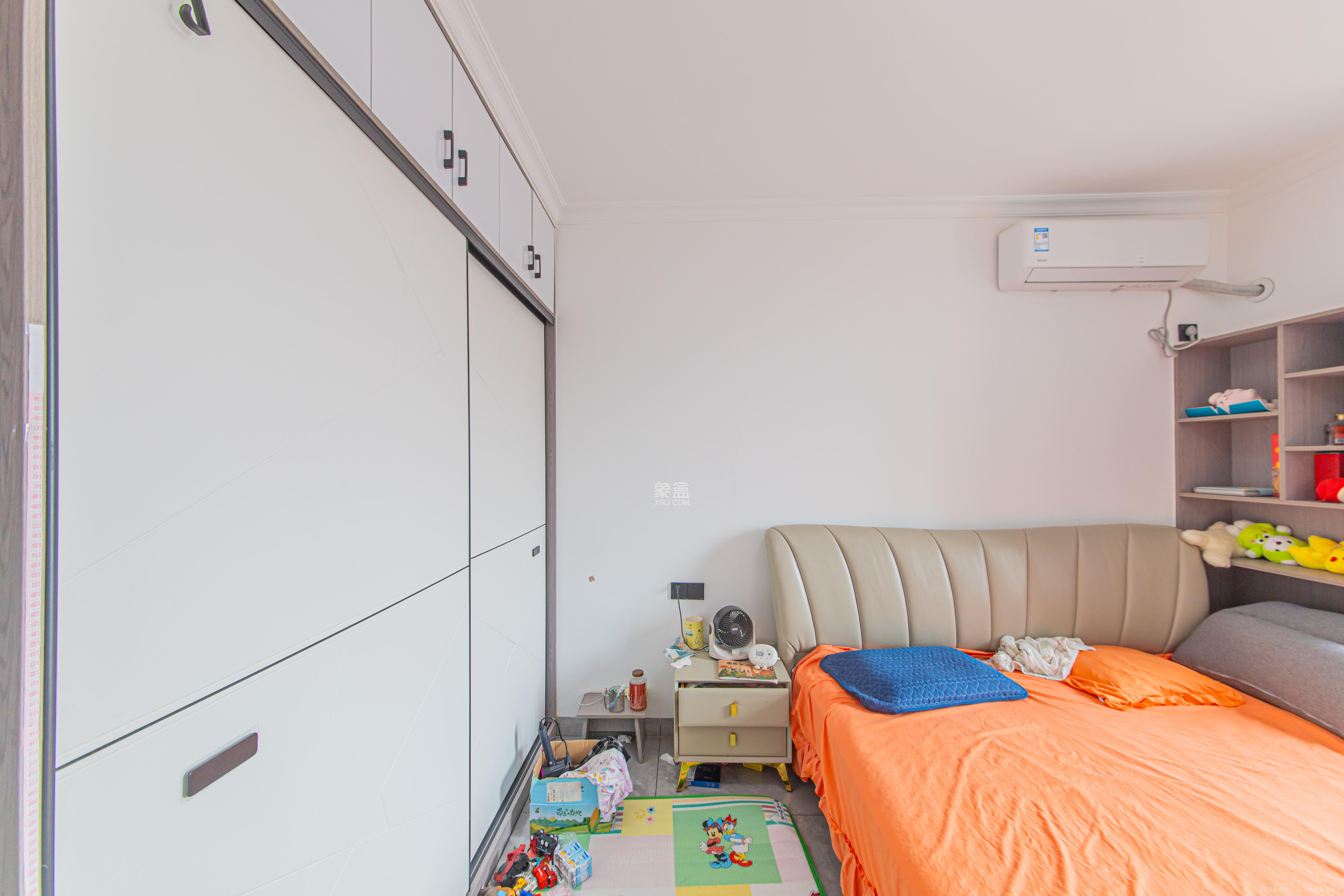 和泓融成府  3室2厅2卫    112.0万 和泓融成府  3室2厅2卫    112.0万卧室