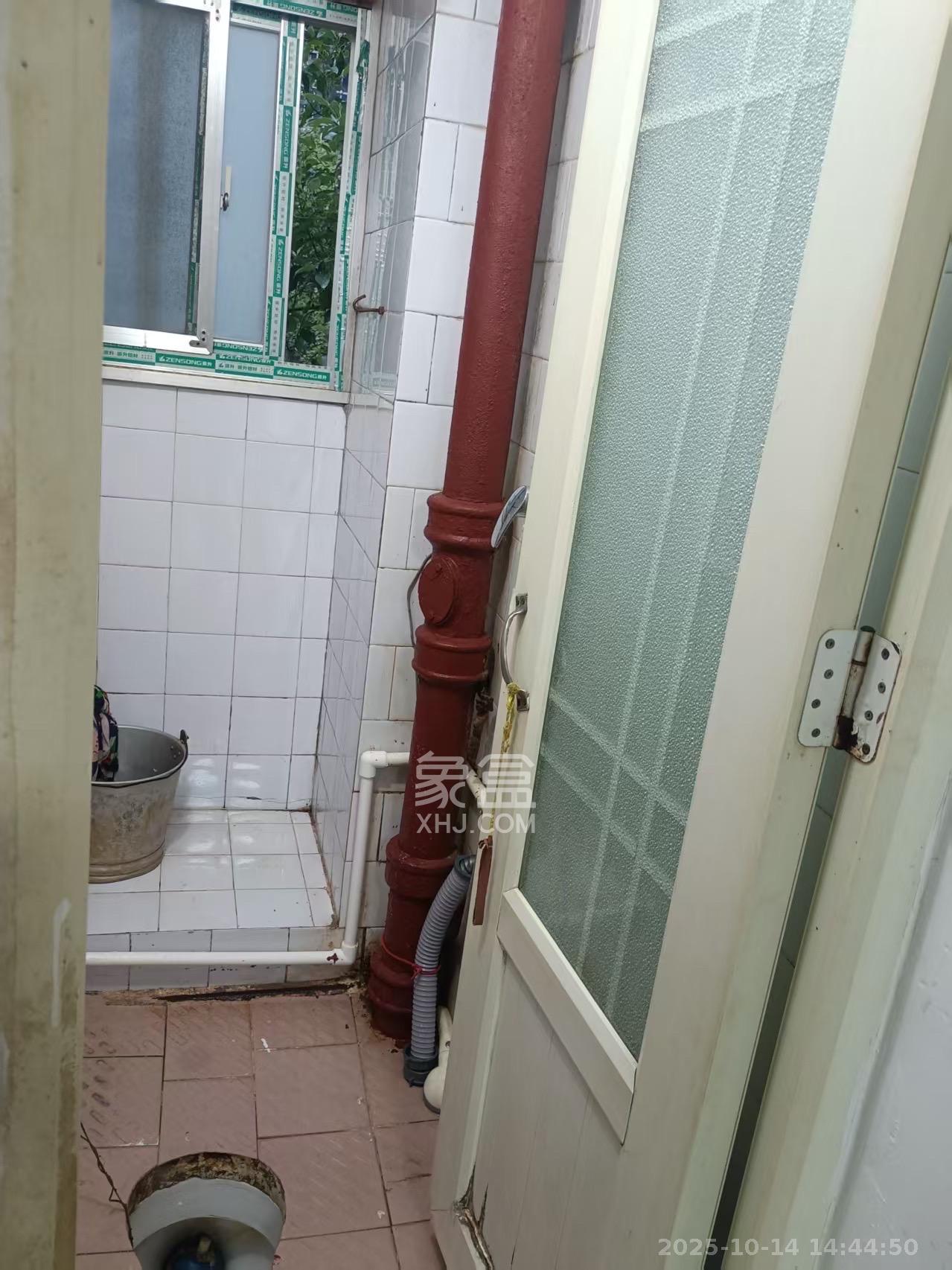 红花坡社区 2室1厅1卫 1080.0元/月 红花坡社区 2室1厅1卫 1080.0元/月室内图