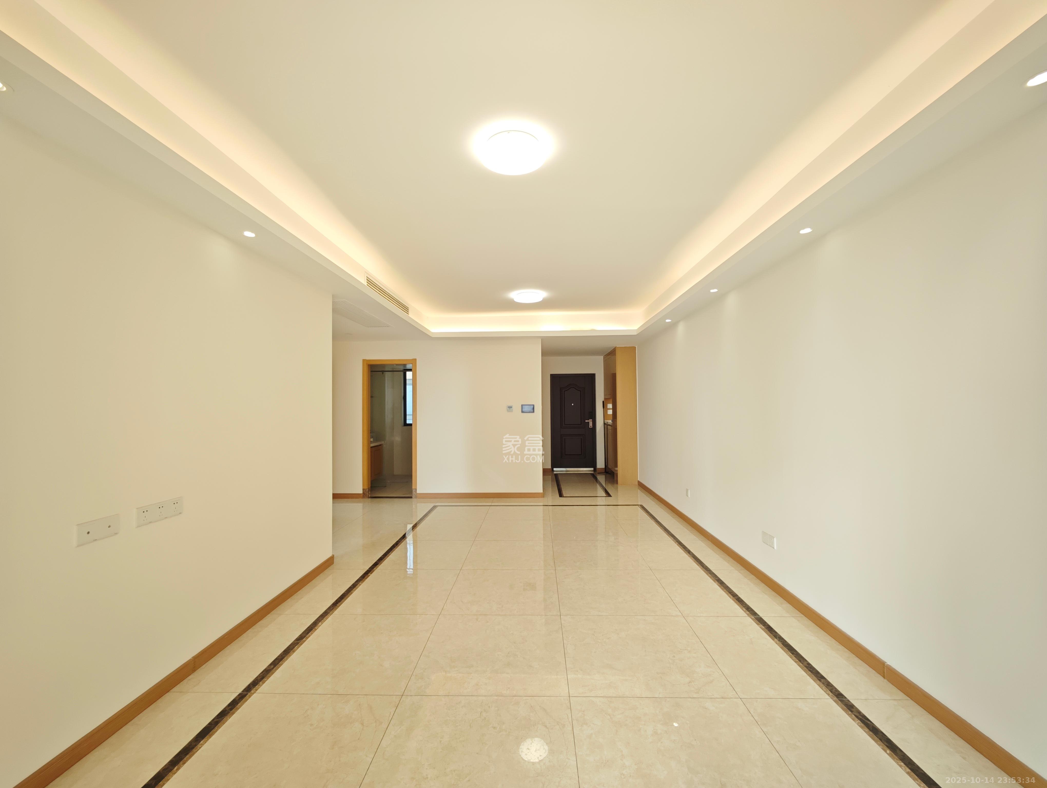 中建嘉和城凤凰台(中建瑞兴家园) 3室2厅1卫 75.0万 中建嘉和城凤凰台(中建瑞兴家园) 3室2厅1卫 75.0万客厅