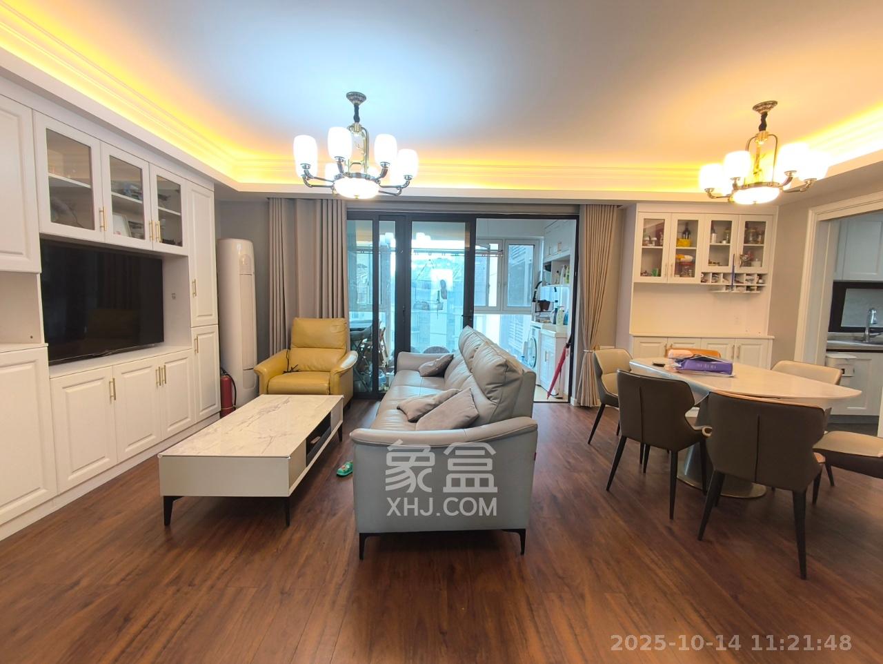 万科魅力之城锋镜里 4室2厅2卫 3200.0元/月 万科魅力之城锋镜里 4室2厅2卫 3200.0元/月室内图