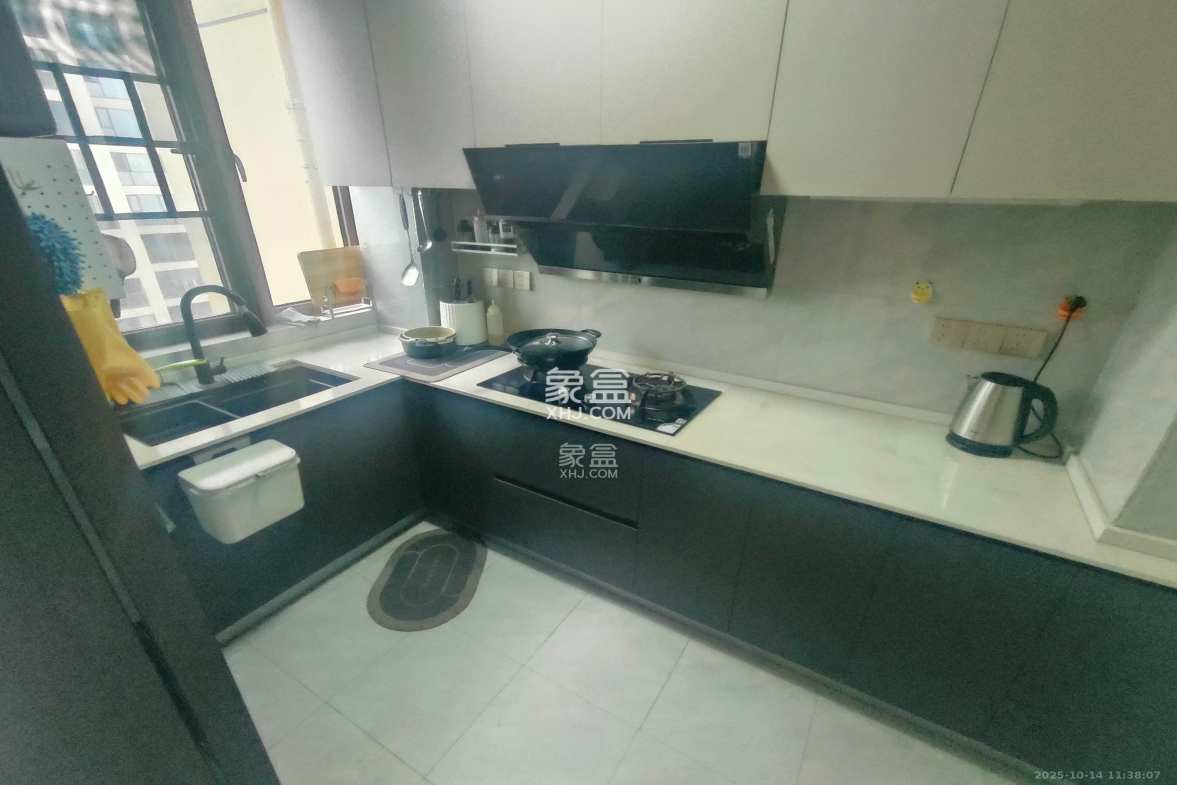 长龙湾 3室2厅1卫 2200.0元/月 长龙湾 3室2厅1卫 2200.0元/月室内图