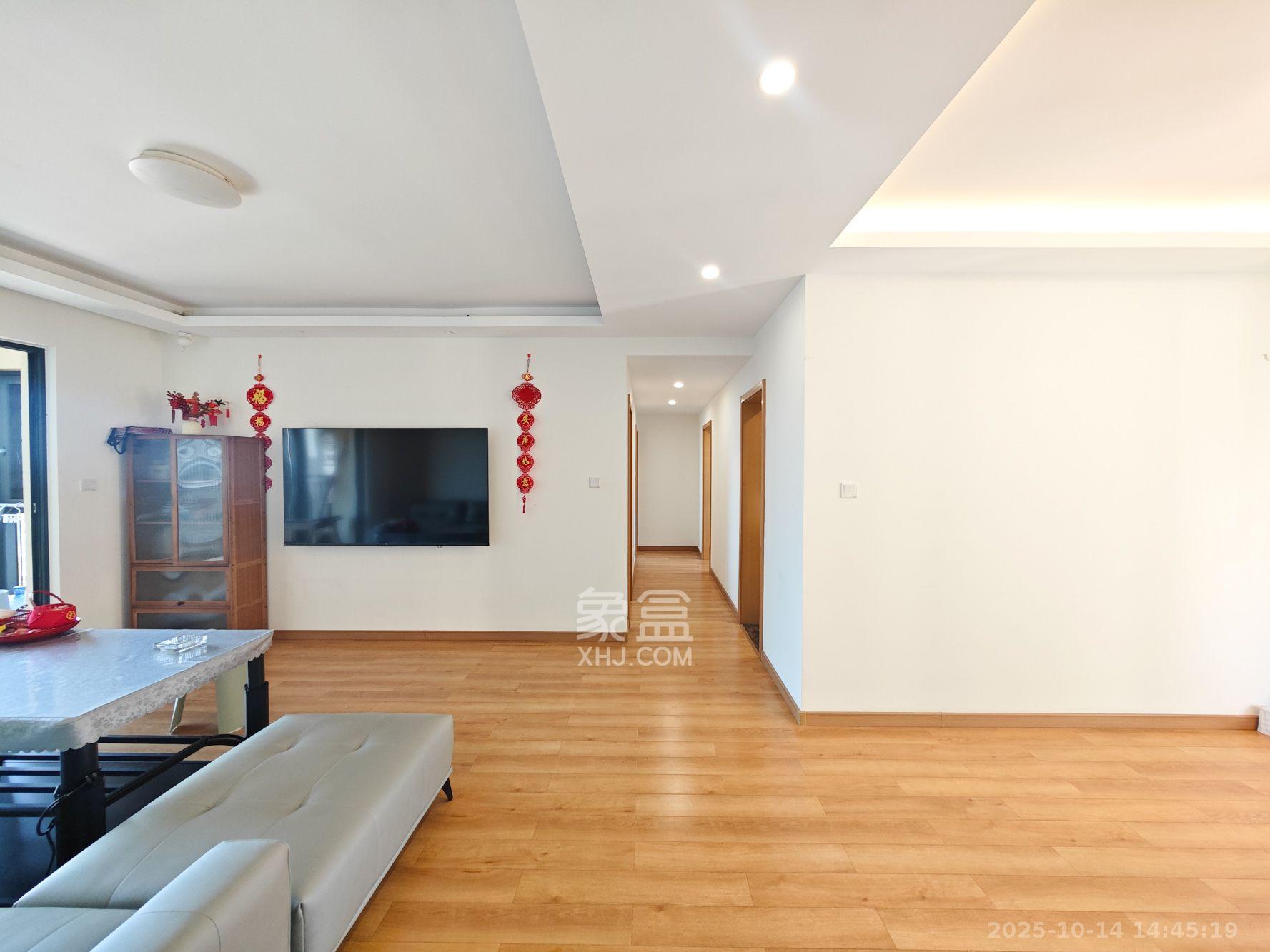 中建嘉和城凤凰台(中建瑞兴家园)  3室2厅2卫    2700.0元/月 中建嘉和城凤凰台(中建瑞兴家园)  3室2厅2卫    2700.0元/月室内图