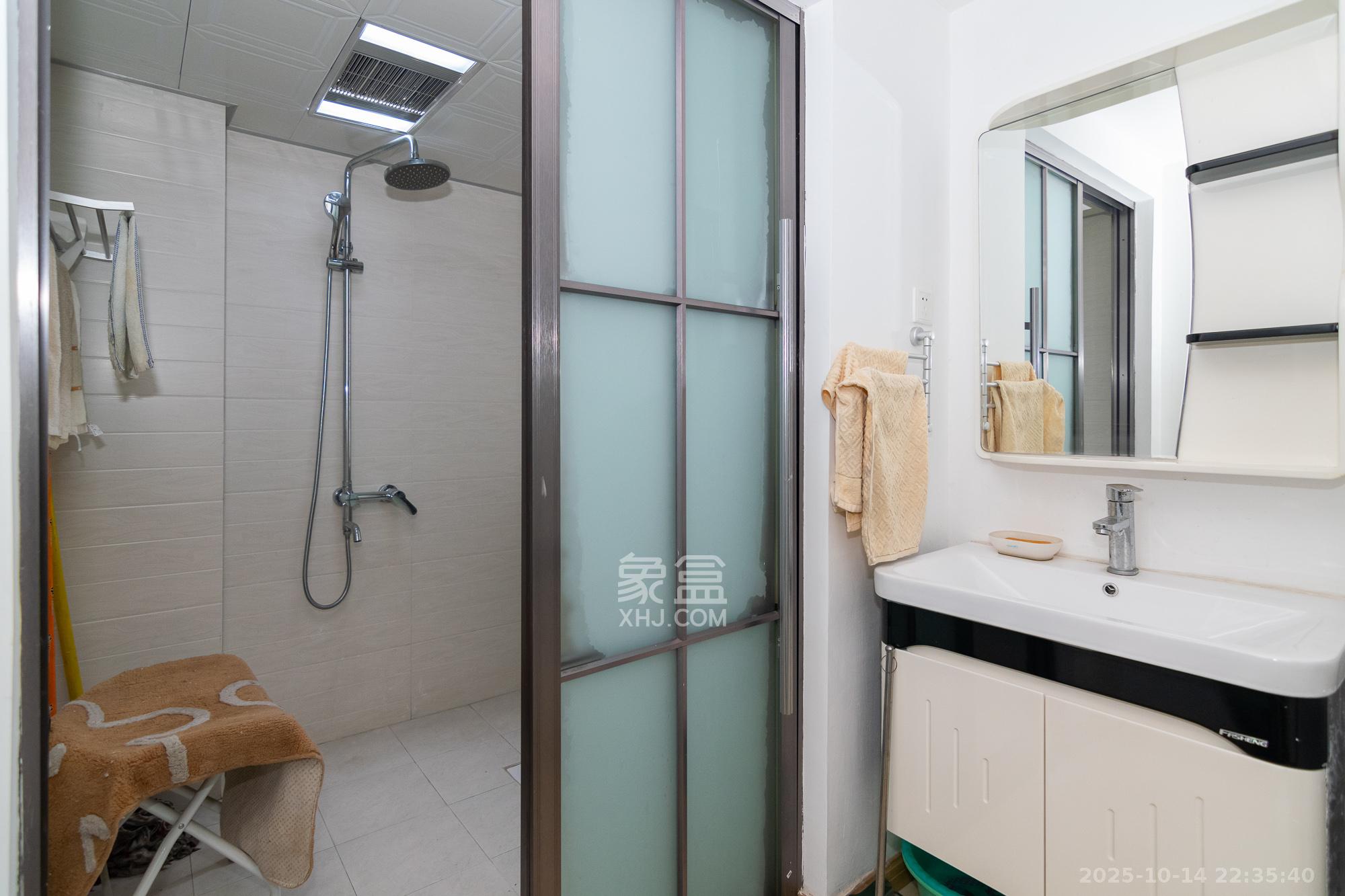 新城国际花都 3室2厅1卫 50.0万 新城国际花都 3室2厅1卫 50.0万卫生间