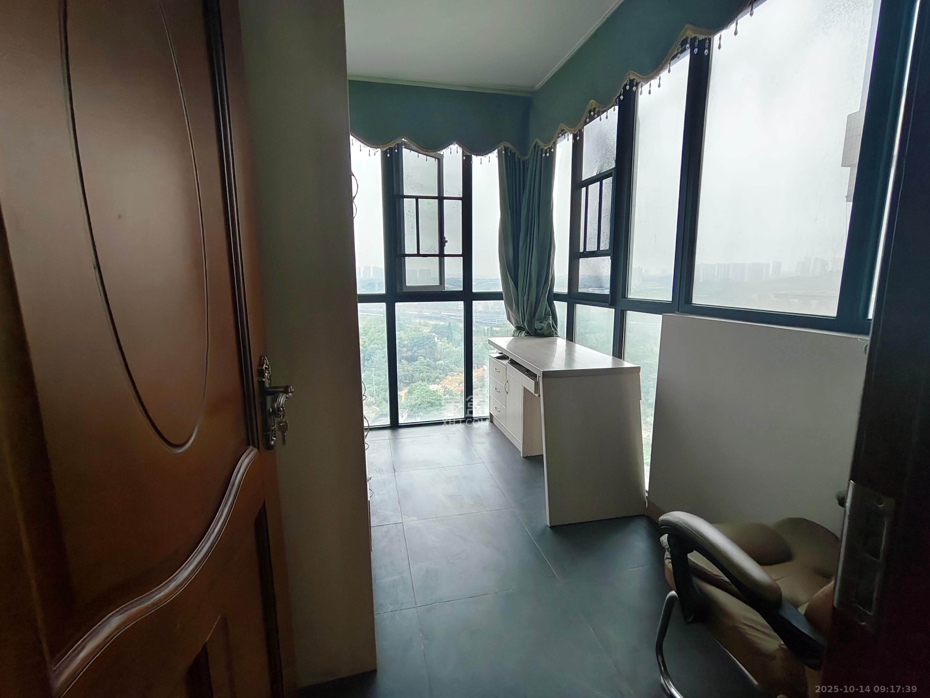 钱隆世家  4室2厅2卫    2800.0元/月室内图