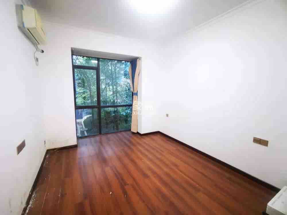 锦冠花园  4室2厅2卫    2500.0元/月室内图